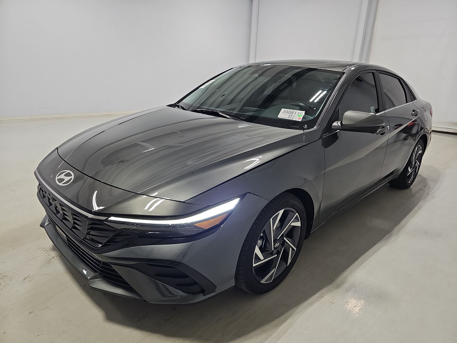 2024 Hyundai Elantra Limited FWD