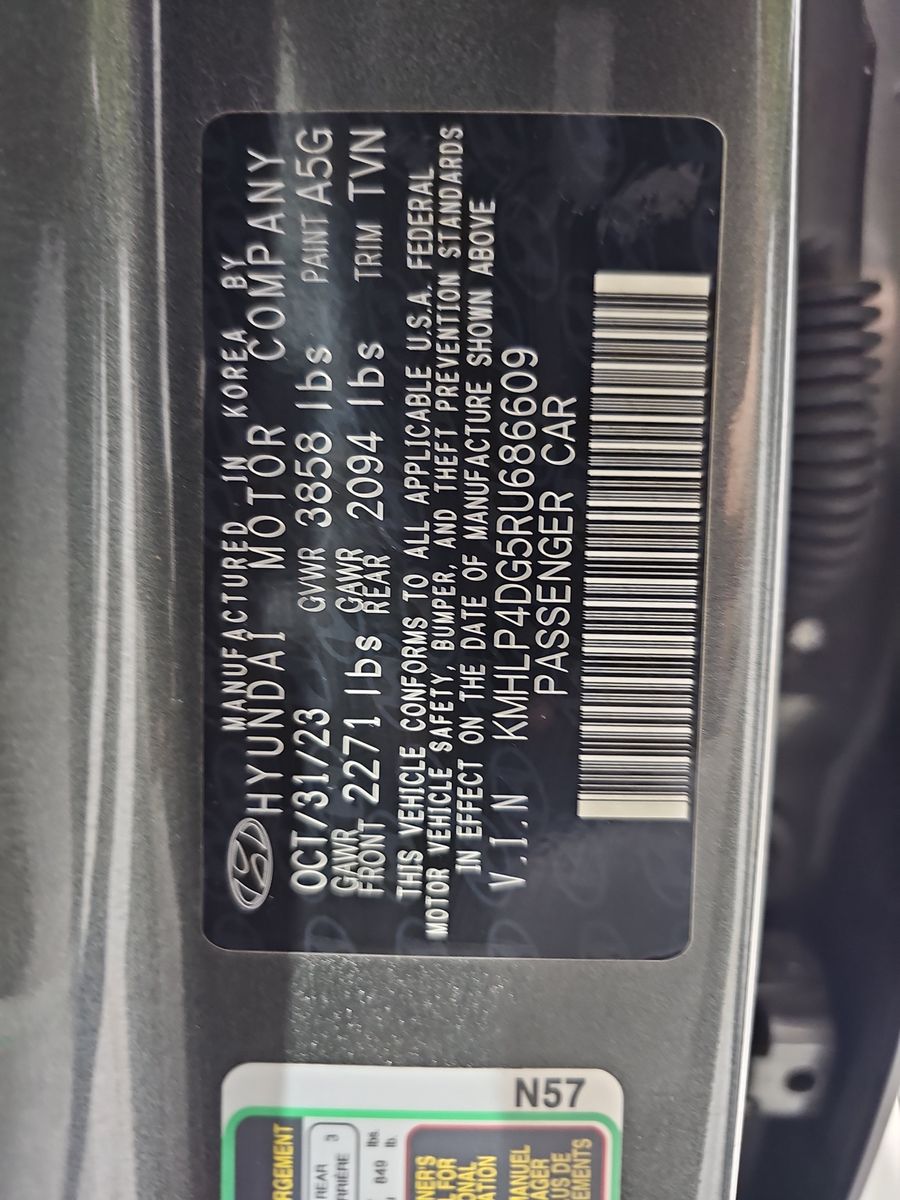 2024 Hyundai Elantra Limited FWD