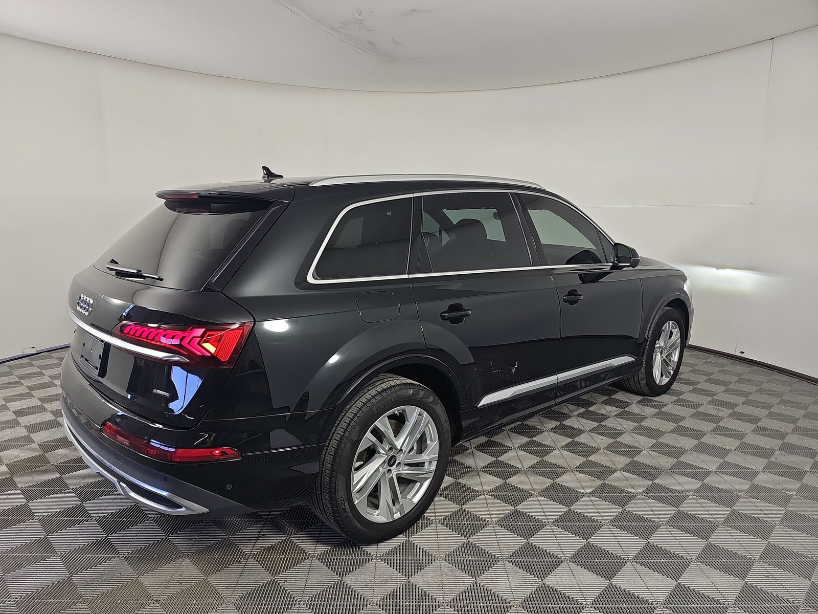 2023 Audi Q7 Premium Plus AWD