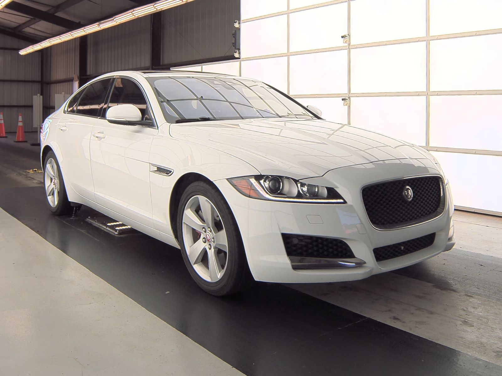 2018 Jaguar XF 25t RWD