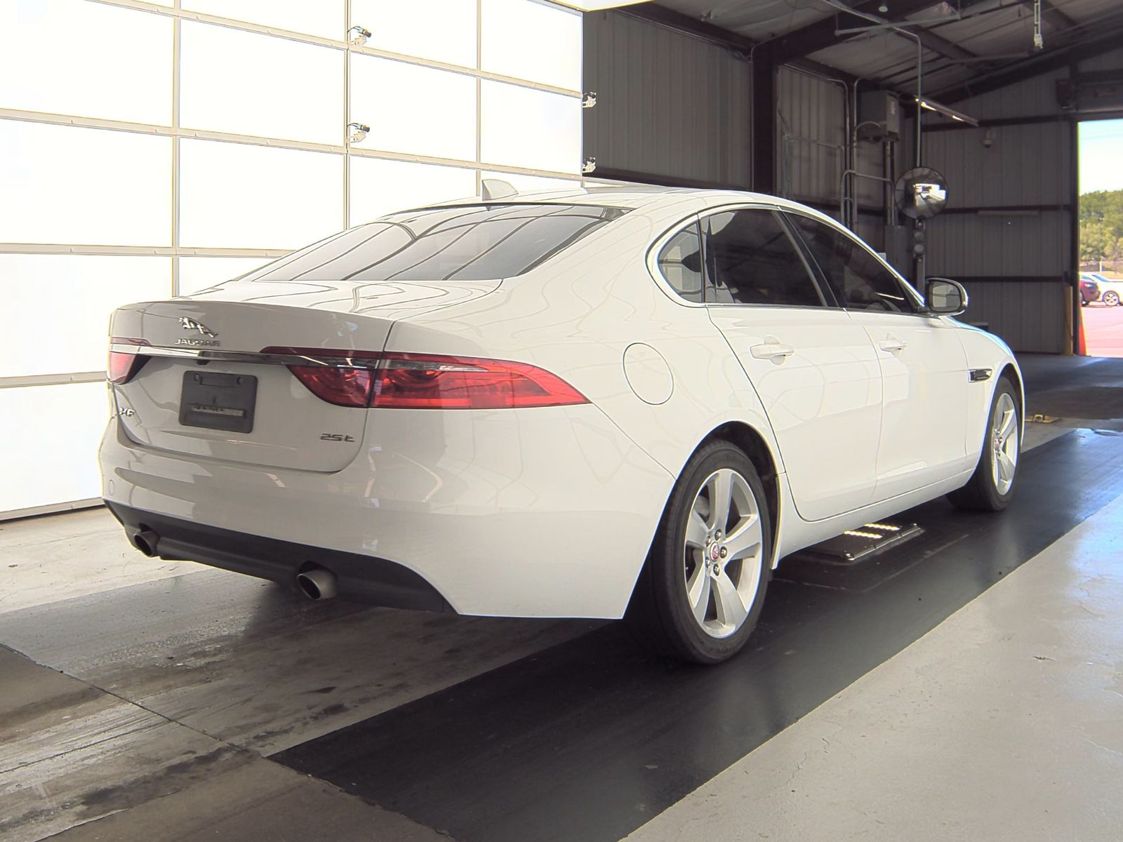 2018 Jaguar XF 25t RWD