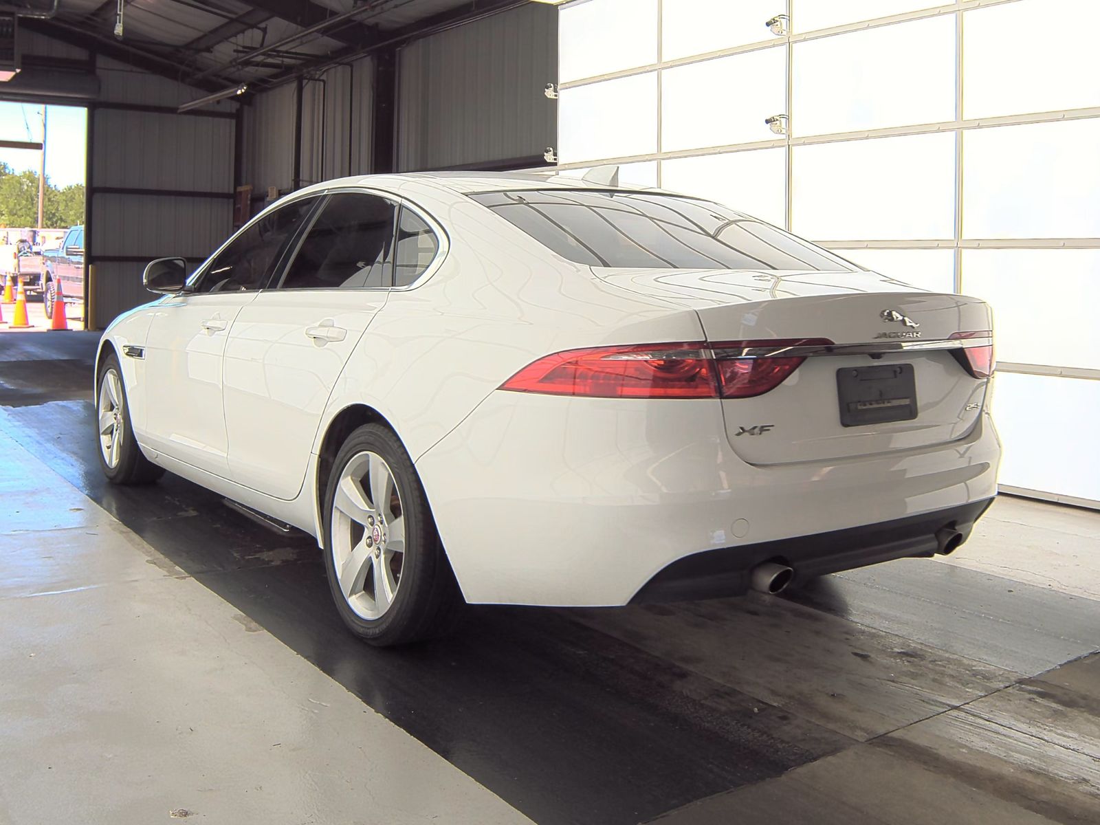 2018 Jaguar XF 25t RWD