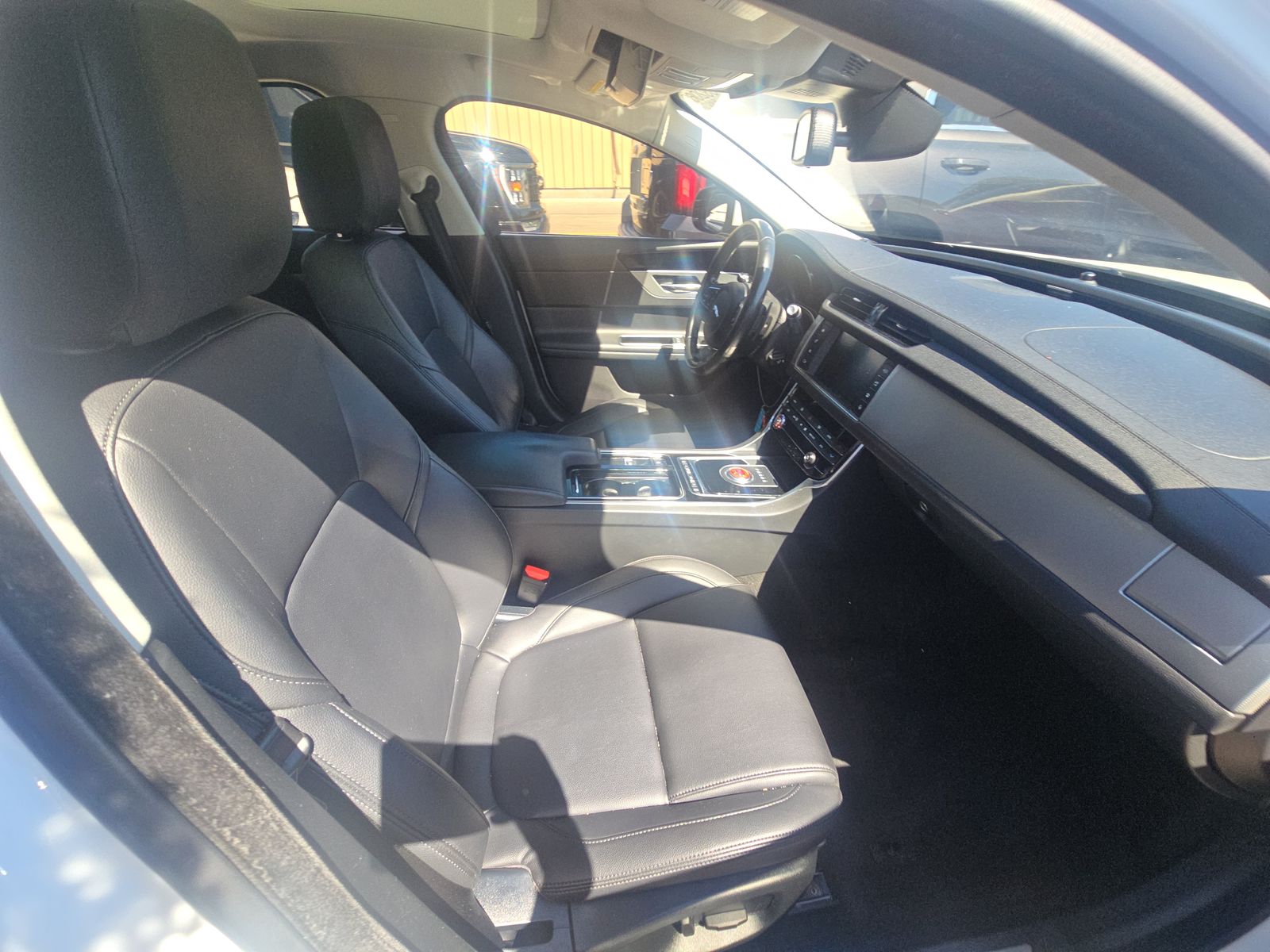 2018 Jaguar XF 25t RWD