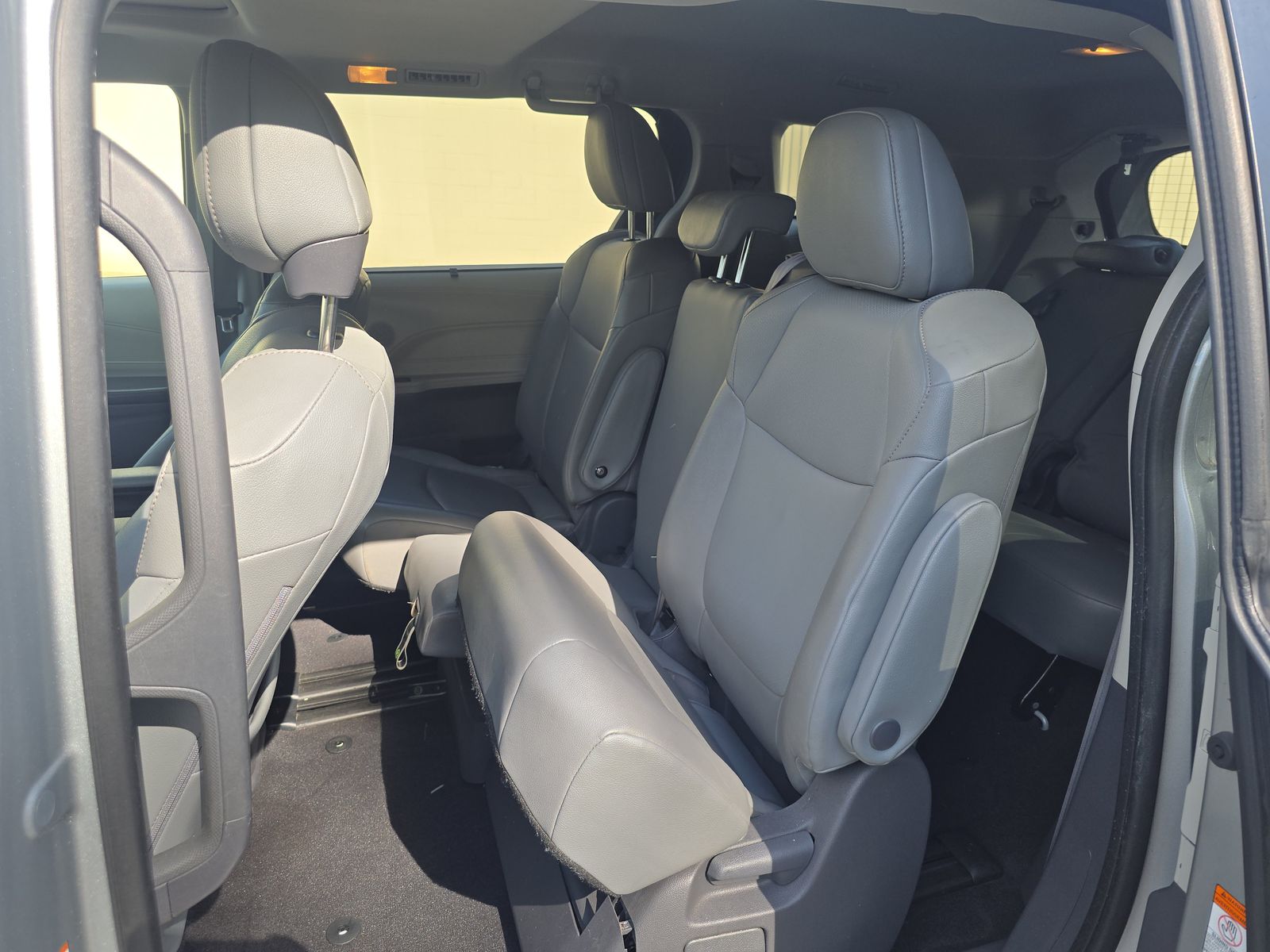 2021 Toyota Sienna XLE FWD