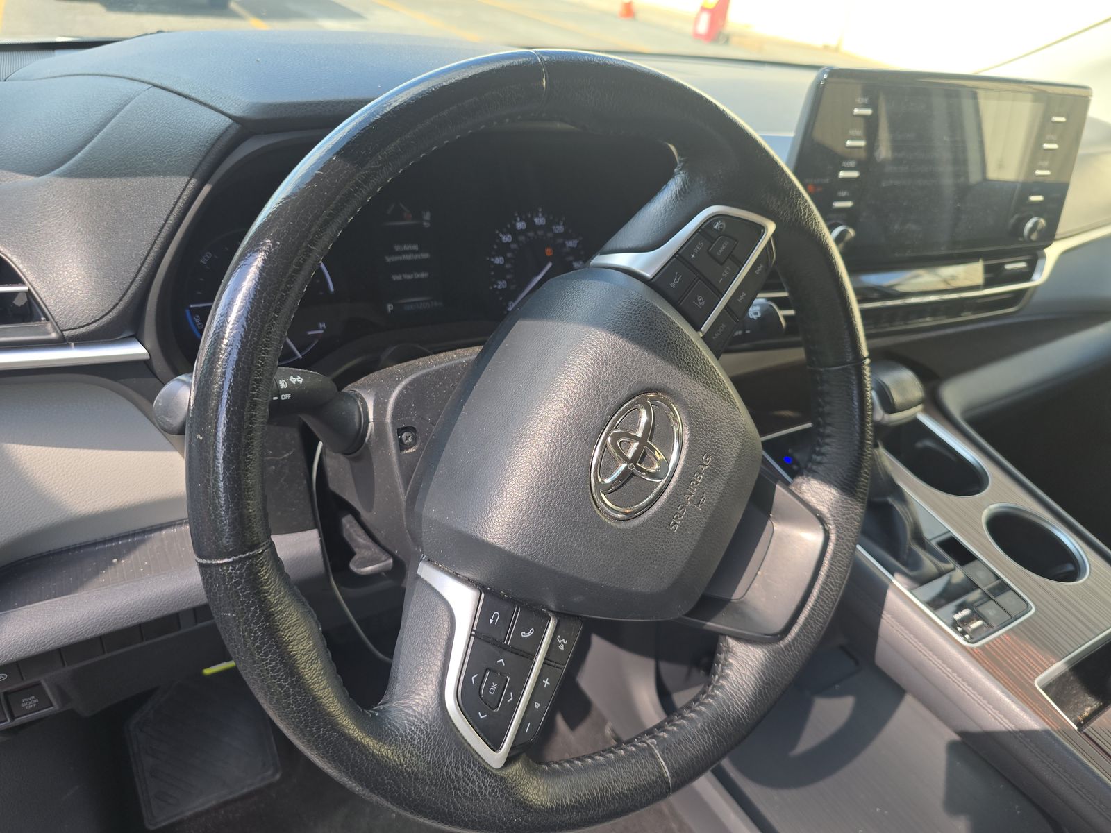 2021 Toyota Sienna XLE FWD