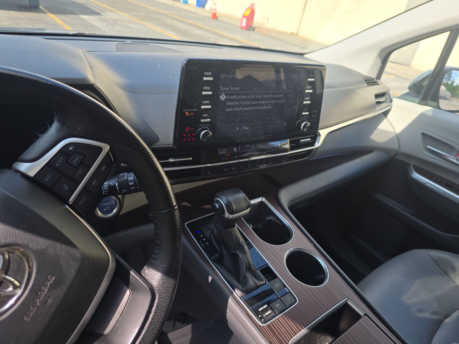 2021 Toyota Sienna XLE FWD