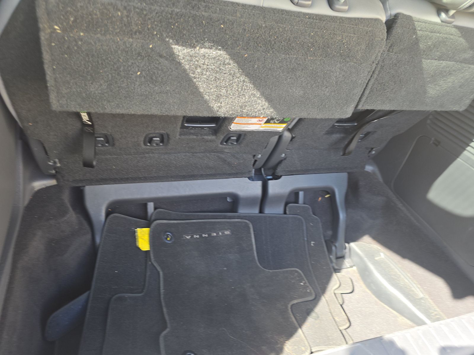 2021 Toyota Sienna XLE FWD