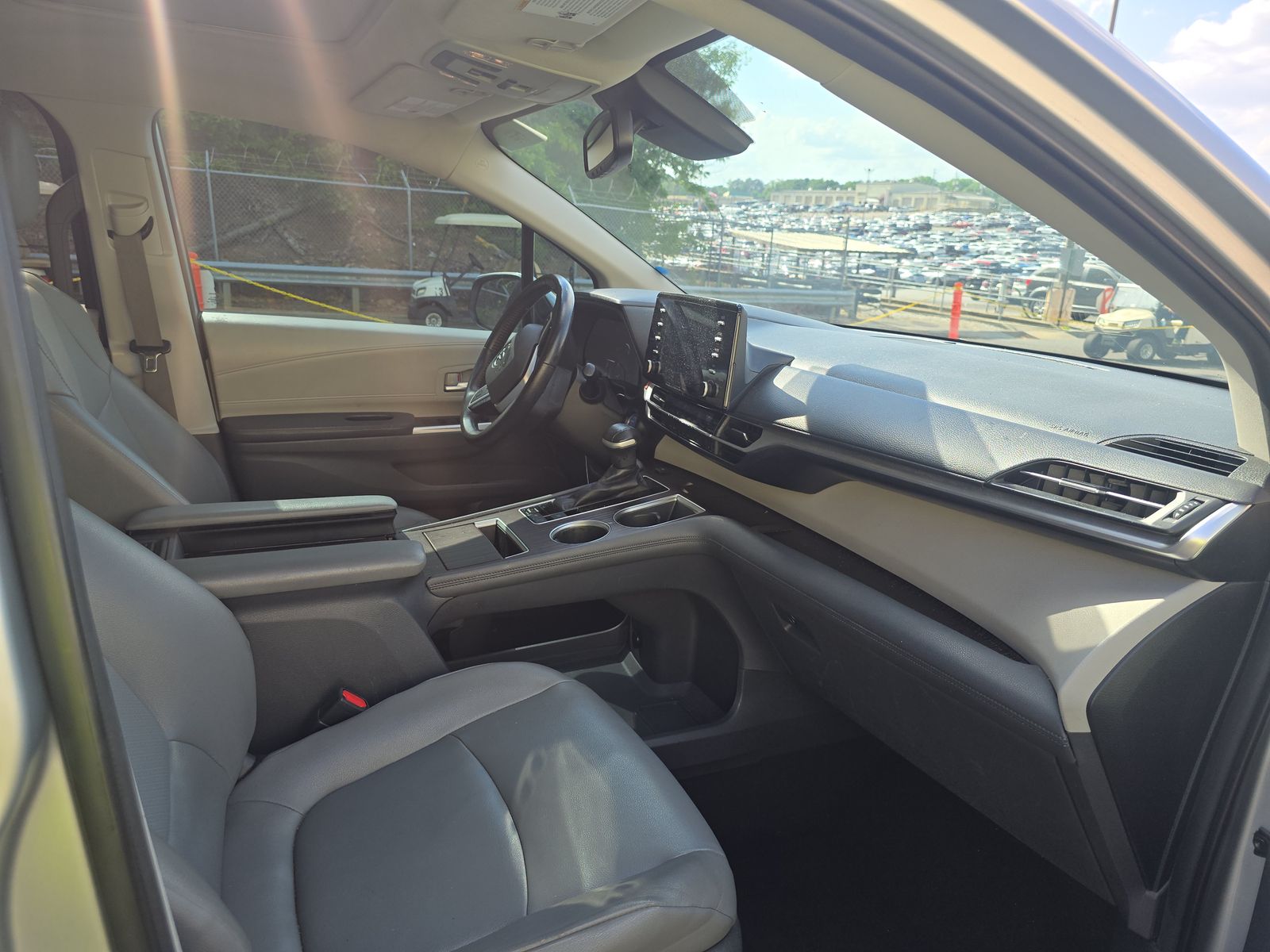 2021 Toyota Sienna XLE FWD