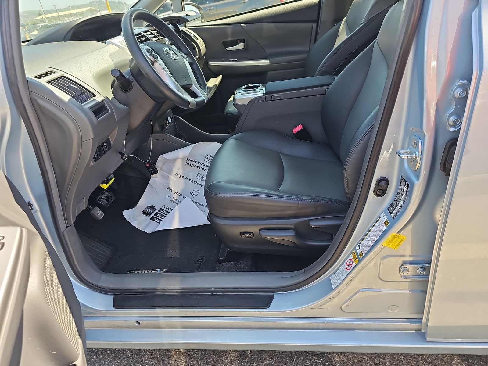 2013 Toyota Prius v Five FWD