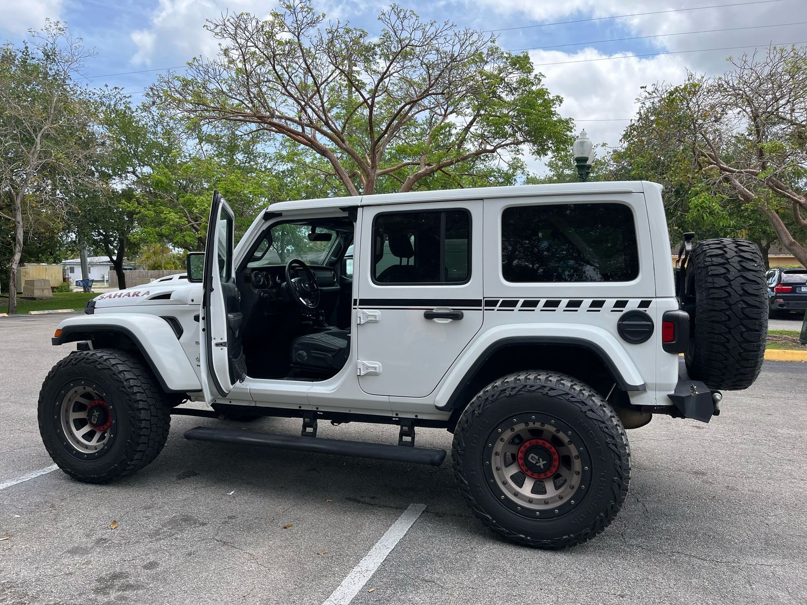 2019 Jeep Wrangler Unlimited Sahara AWD