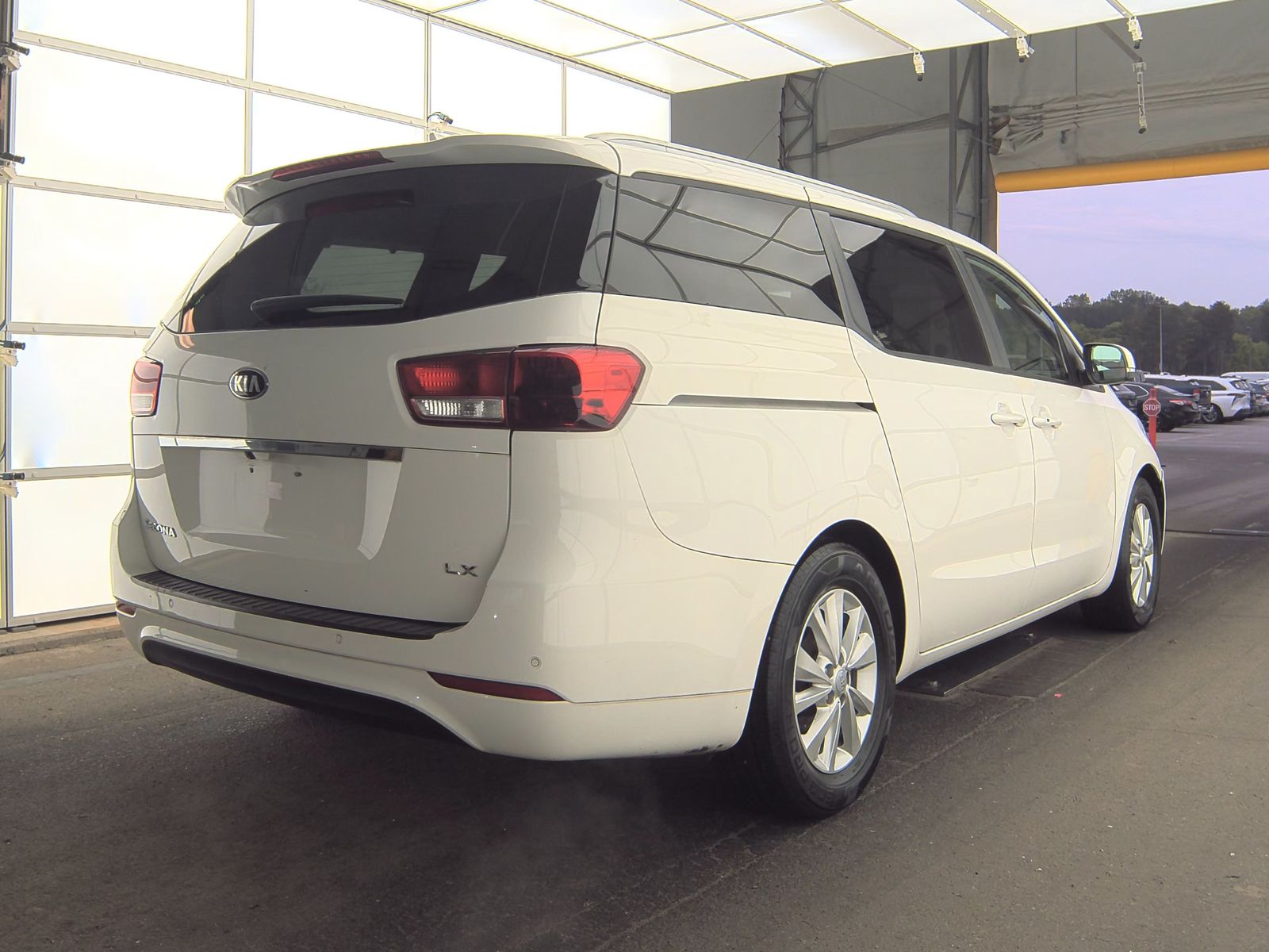2017 Kia Sedona LX FWD