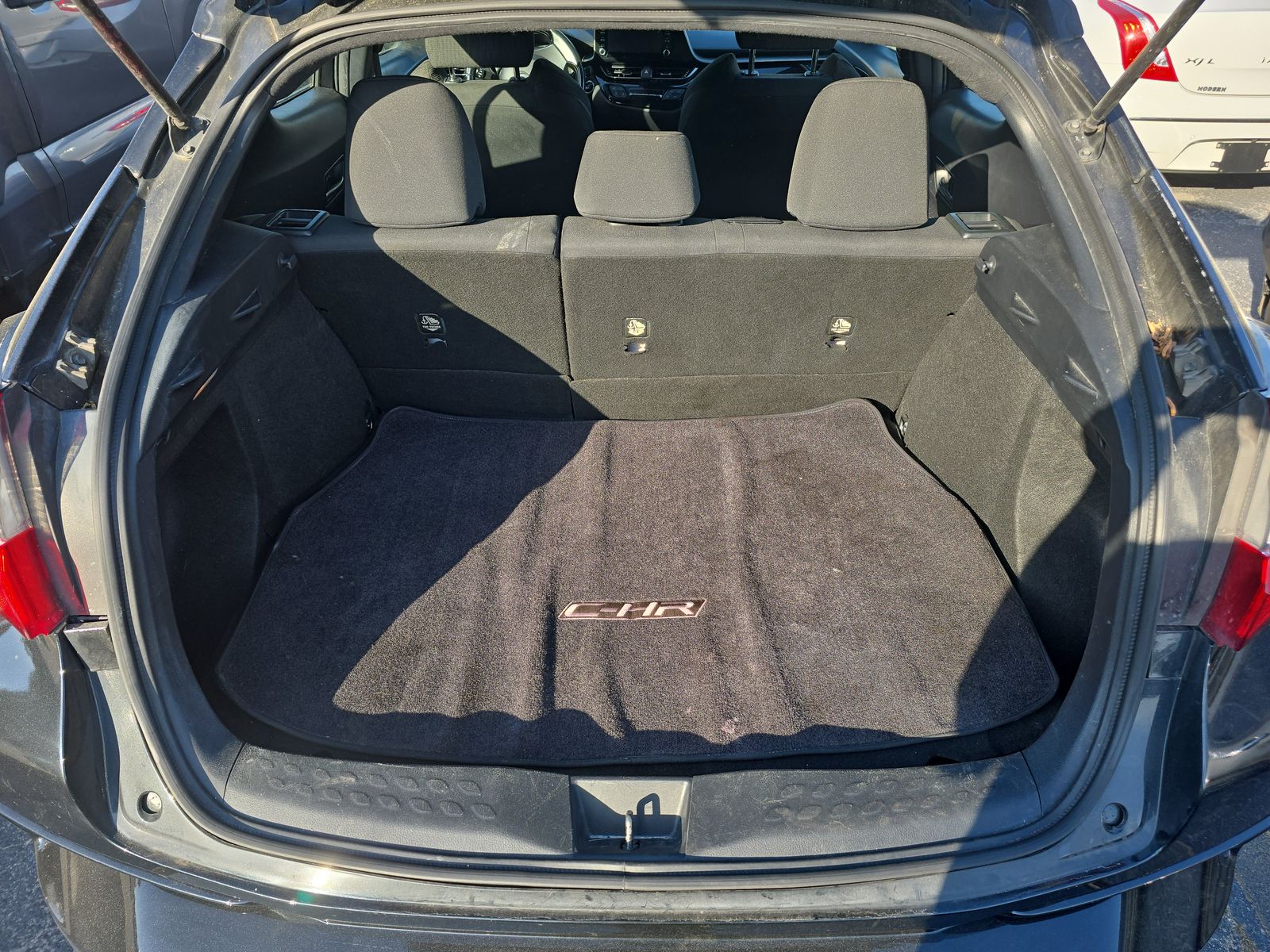 2019 Toyota C-HR XLE FWD