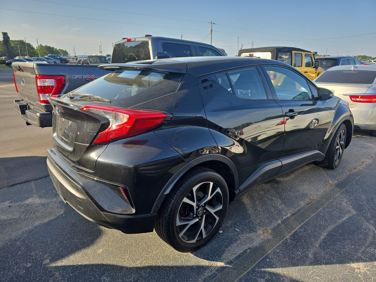 2019 Toyota C-HR XLE FWD