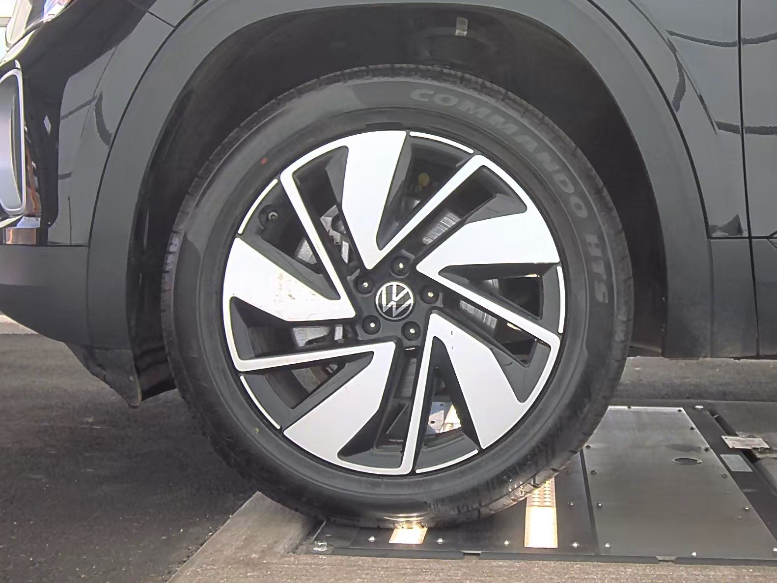 2024 Volkswagen Atlas 2.0T SE FWD