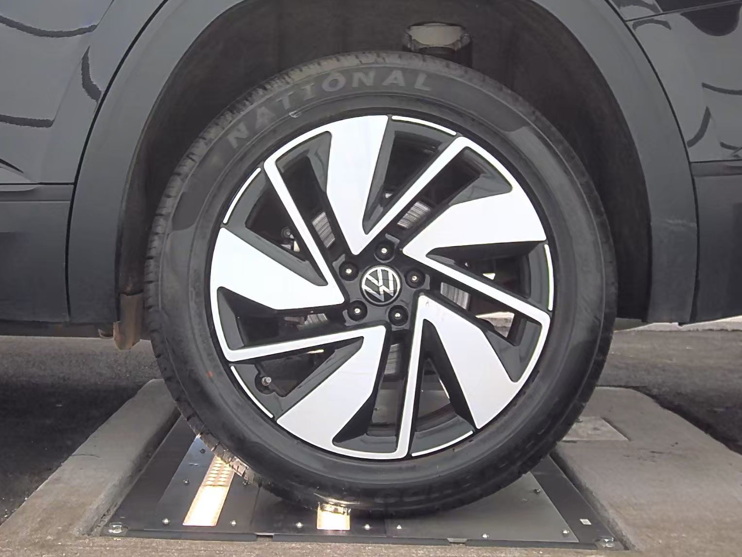 2024 Volkswagen Atlas 2.0T SE FWD