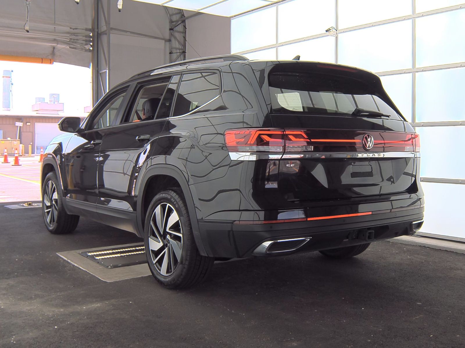 2024 Volkswagen Atlas 2.0T SE FWD