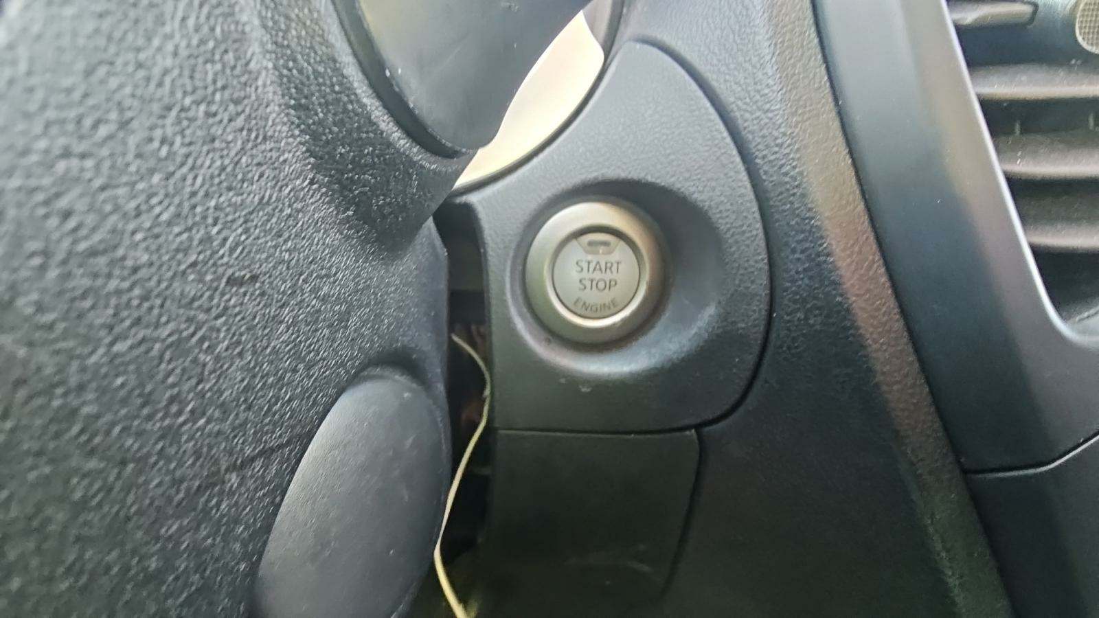 2015 Nissan JUKE S AWD