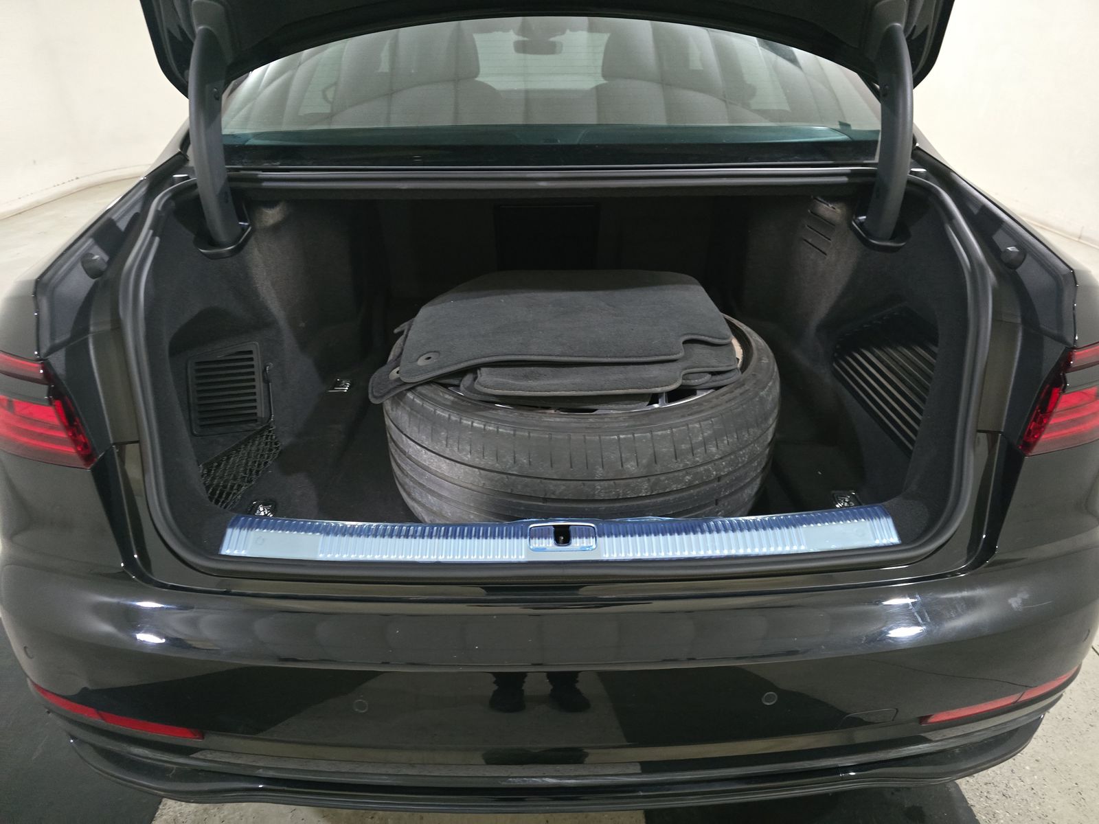 2022 Audi A8 Base AWD