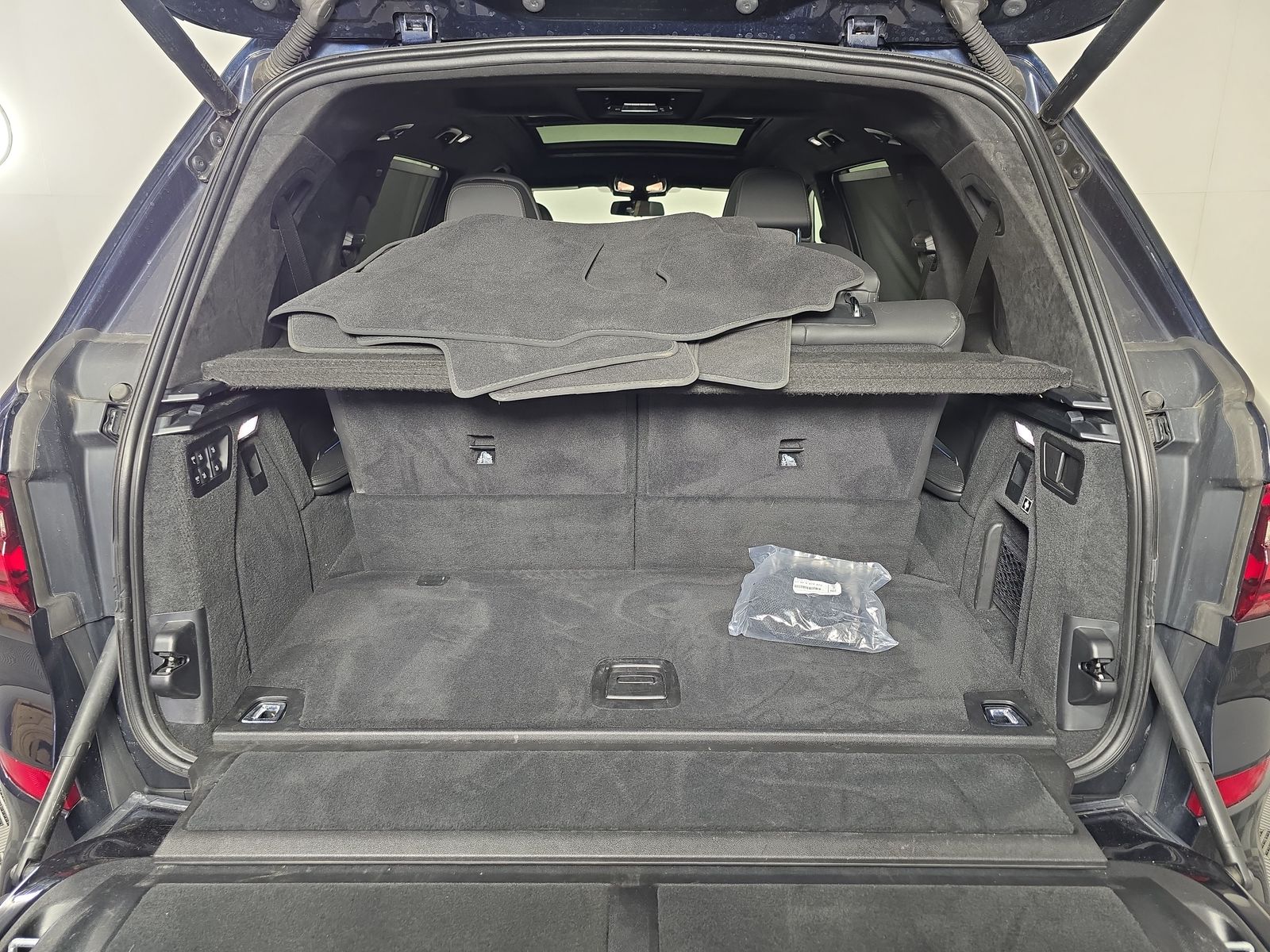 2022 BMW X7 M50i AWD