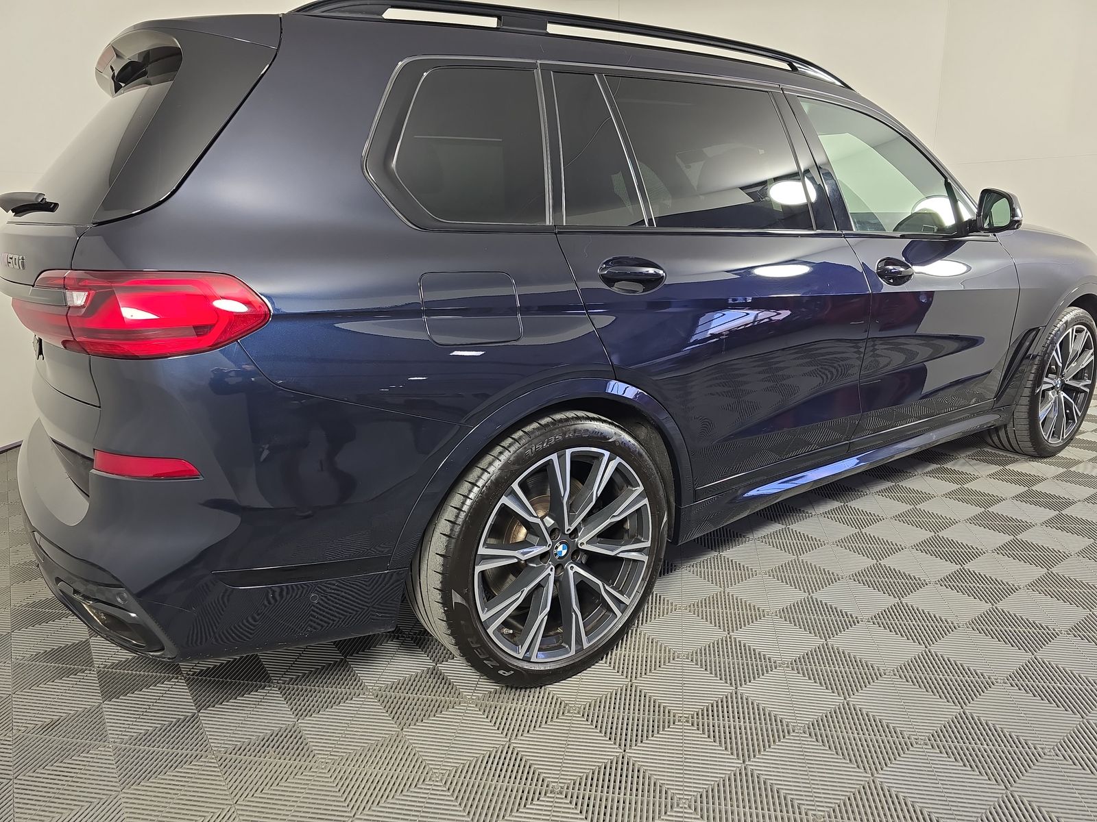 2022 BMW X7 M50i AWD