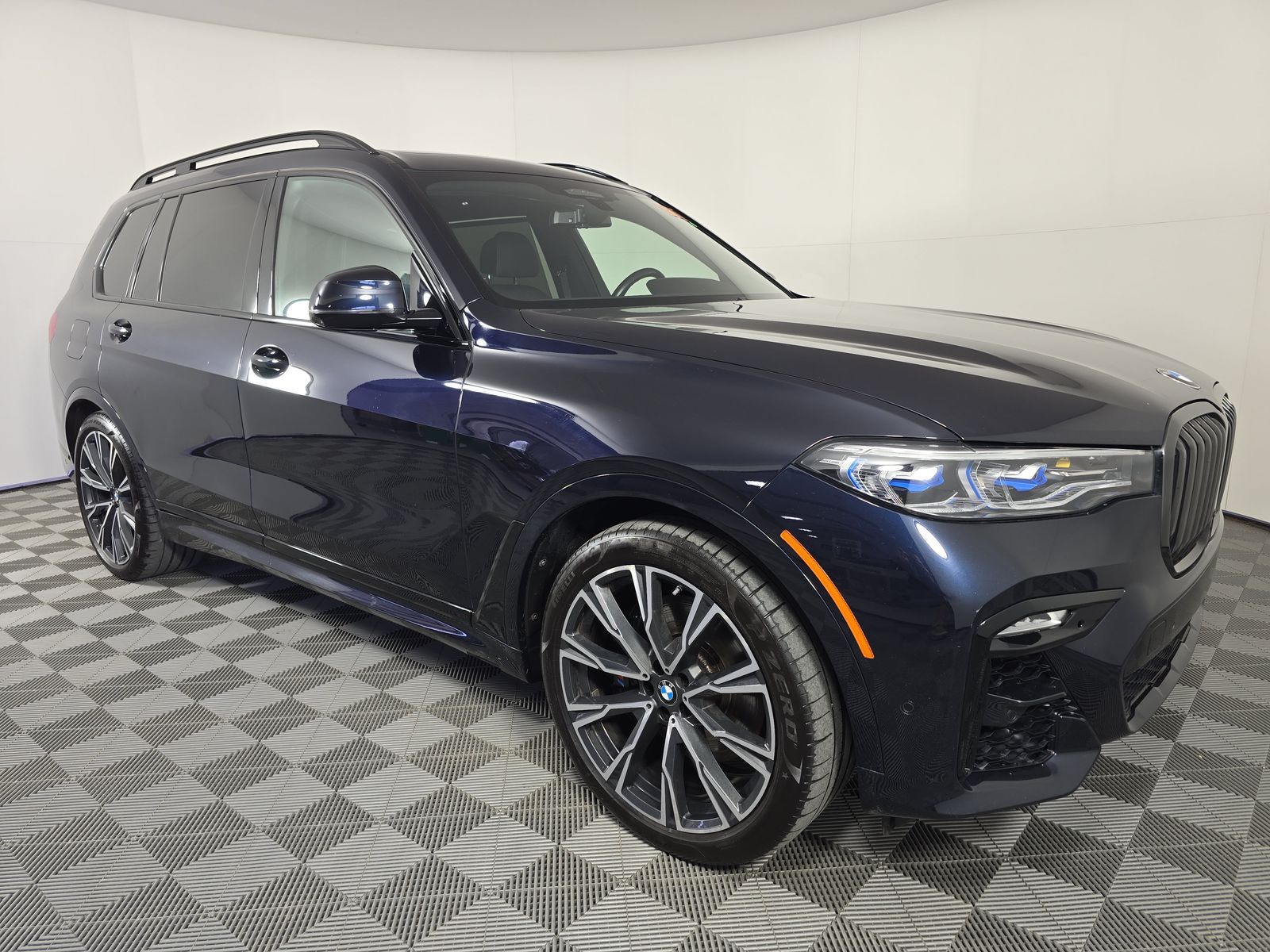 2022 BMW X7 M50i AWD