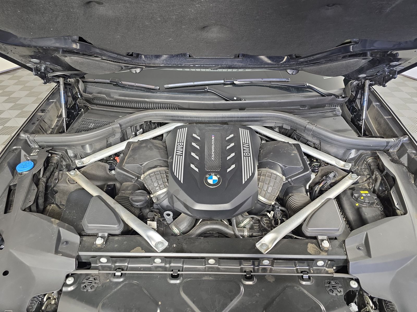 2022 BMW X7 M50i AWD