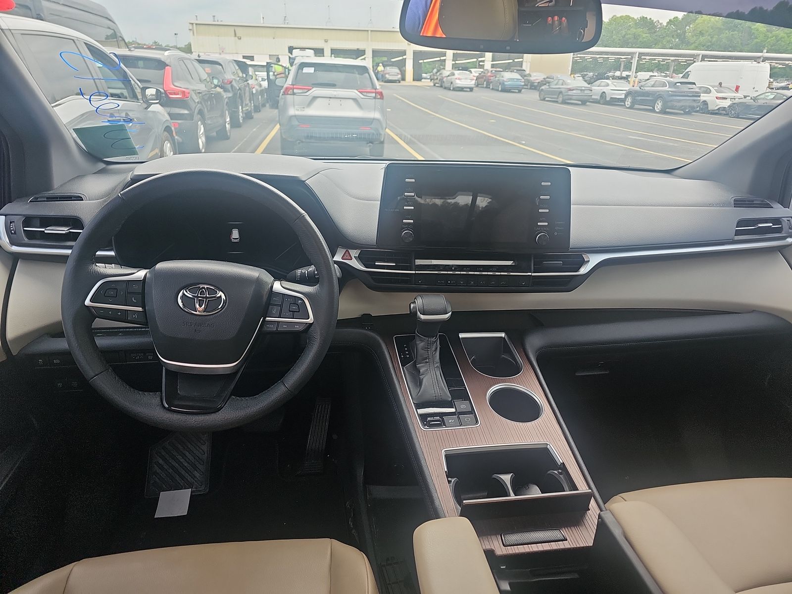 2022 Toyota Sienna XLE FWD