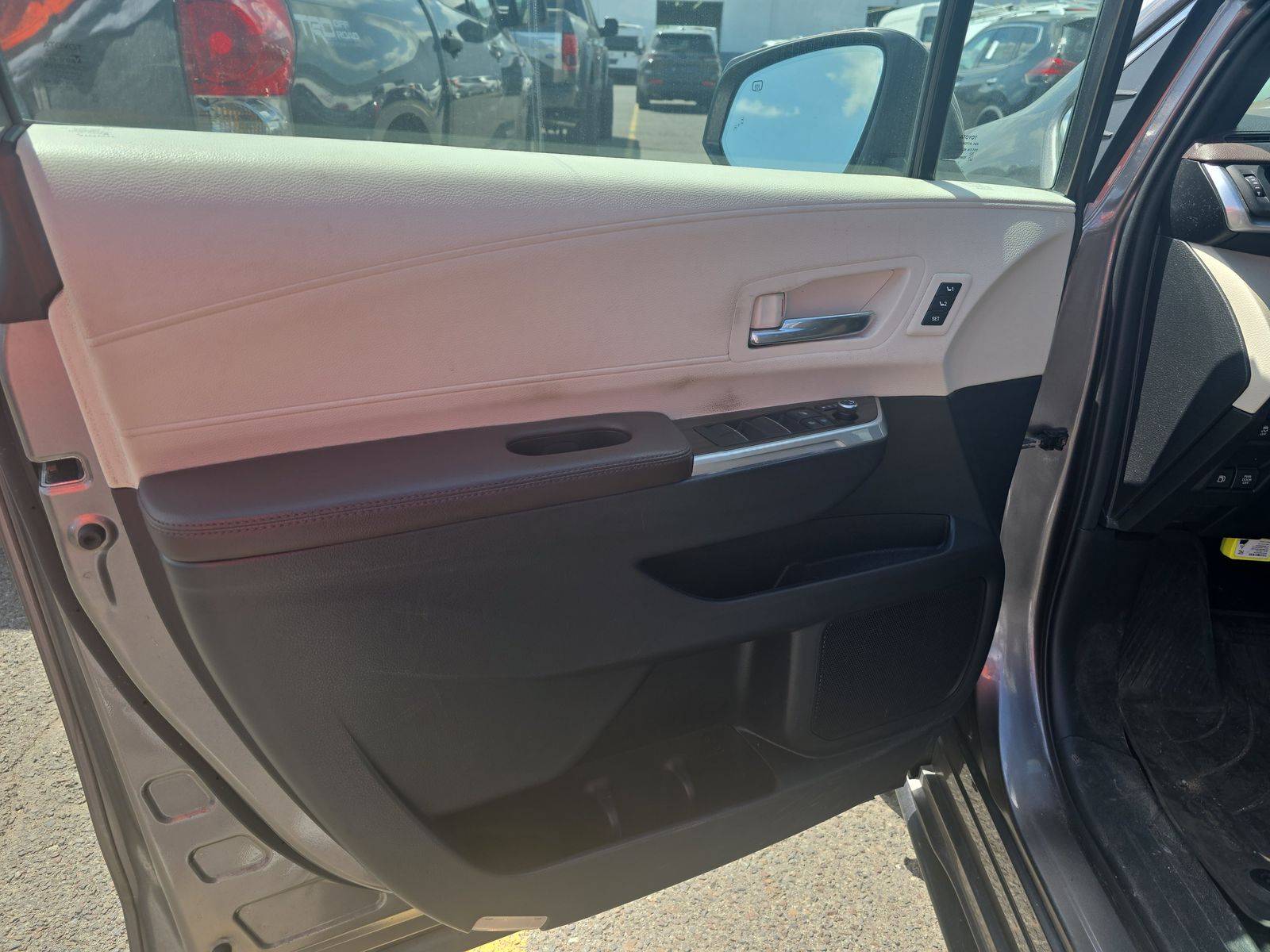 2022 Toyota Sienna Platinum AWD