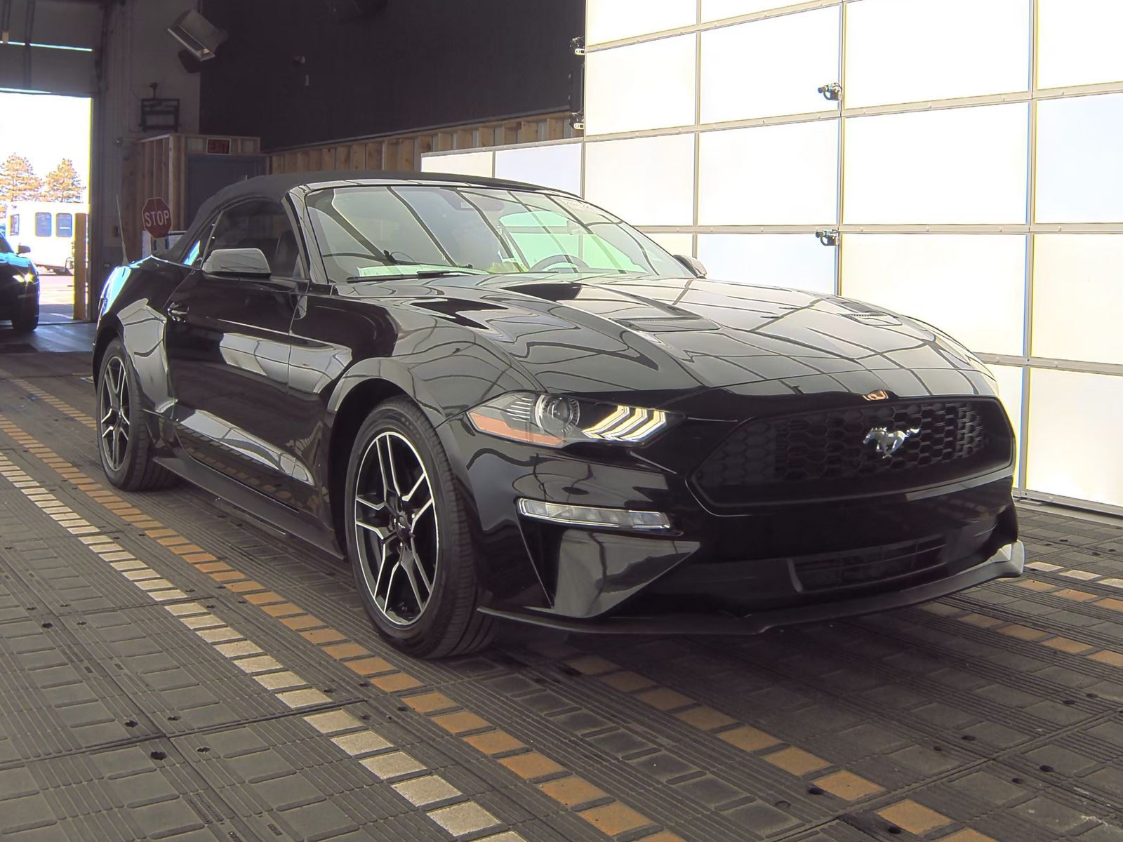 2022 Ford Mustang EcoBoost Premium RWD