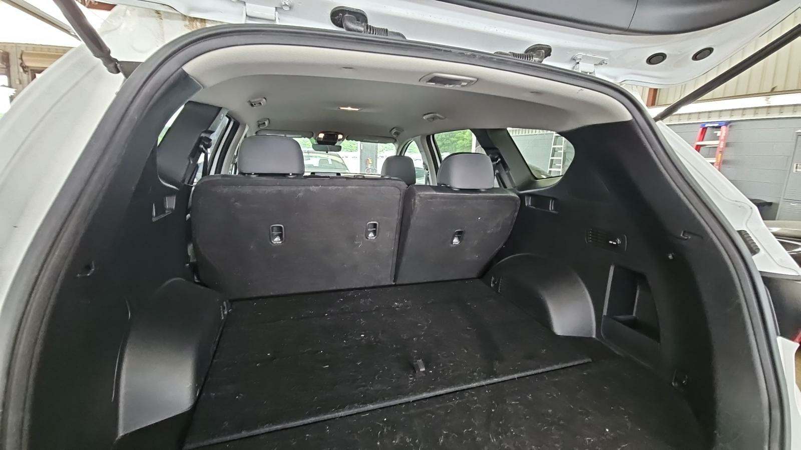2022 Hyundai Santa Fe SE FWD
