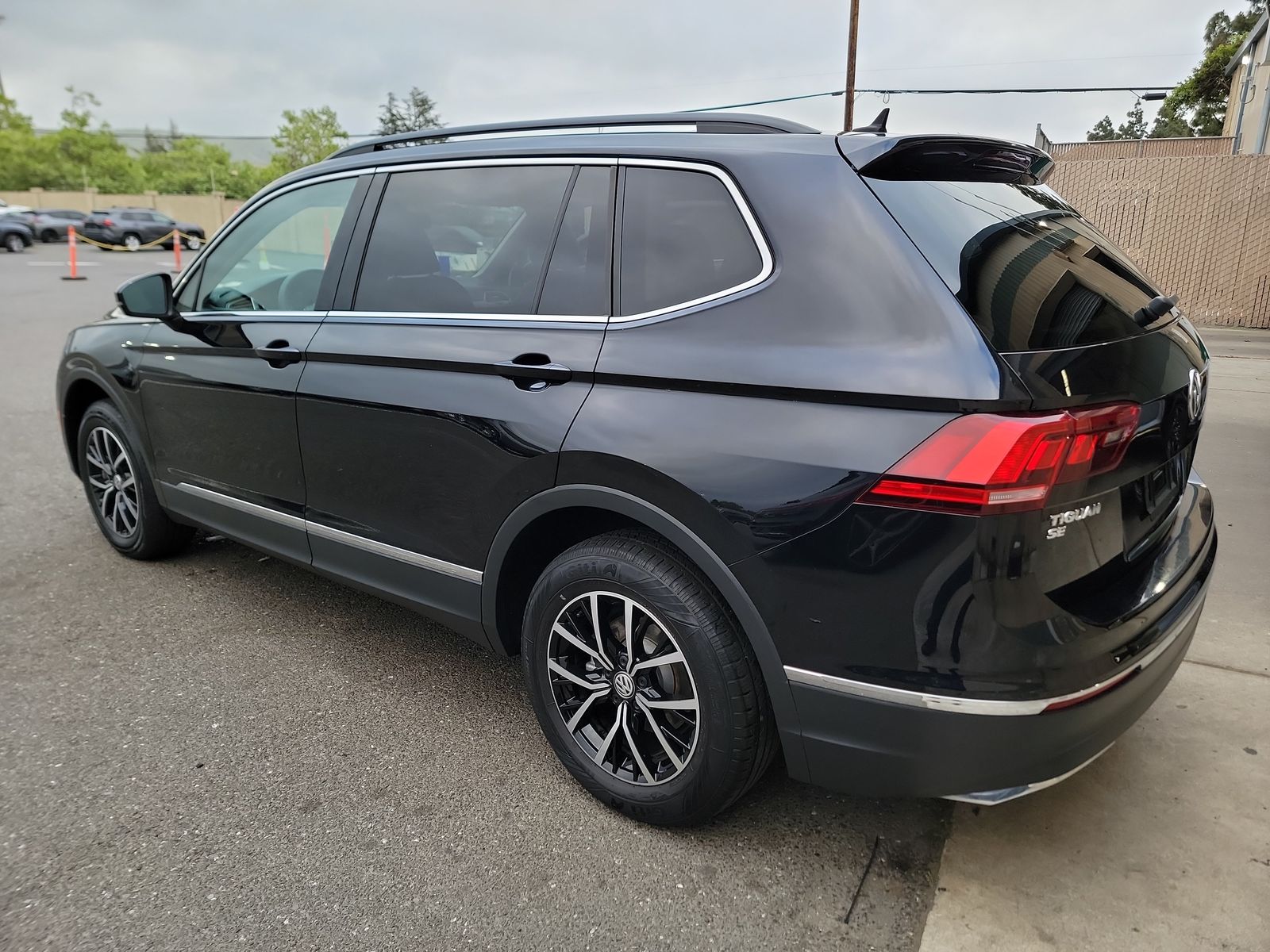 2021 Volkswagen Tiguan 2.0T SE FWD