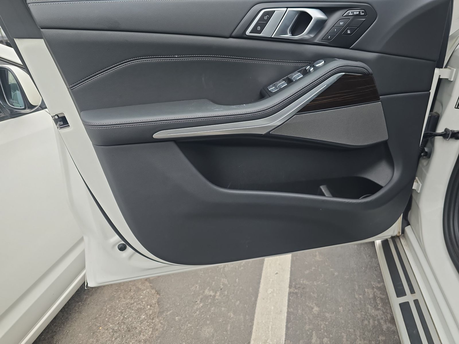 2024 BMW X7 xDrive40i AWD