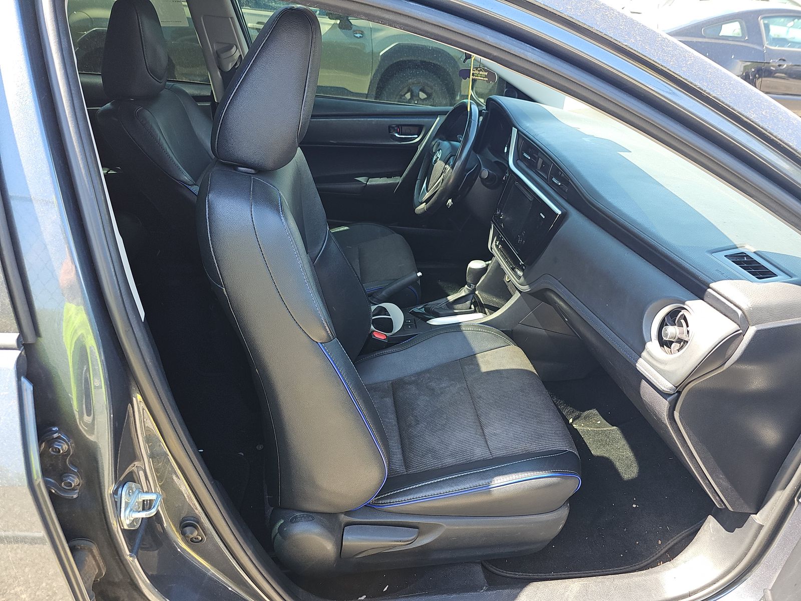 2017 Toyota Corolla SE FWD