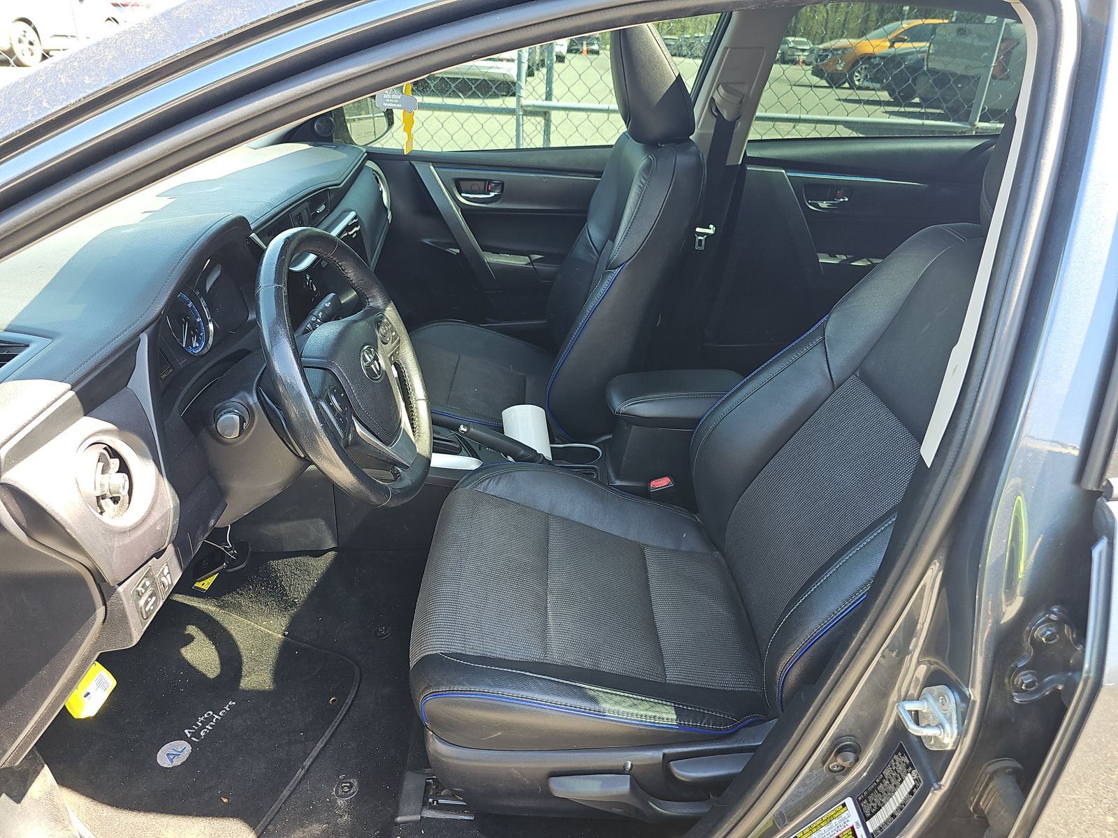 2017 Toyota Corolla SE FWD