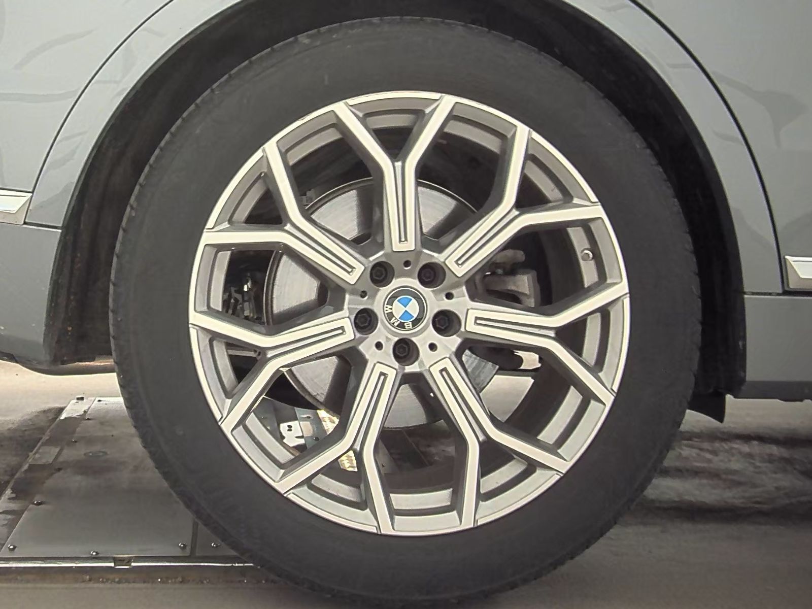 2025 BMW X7 xDrive40i AWD