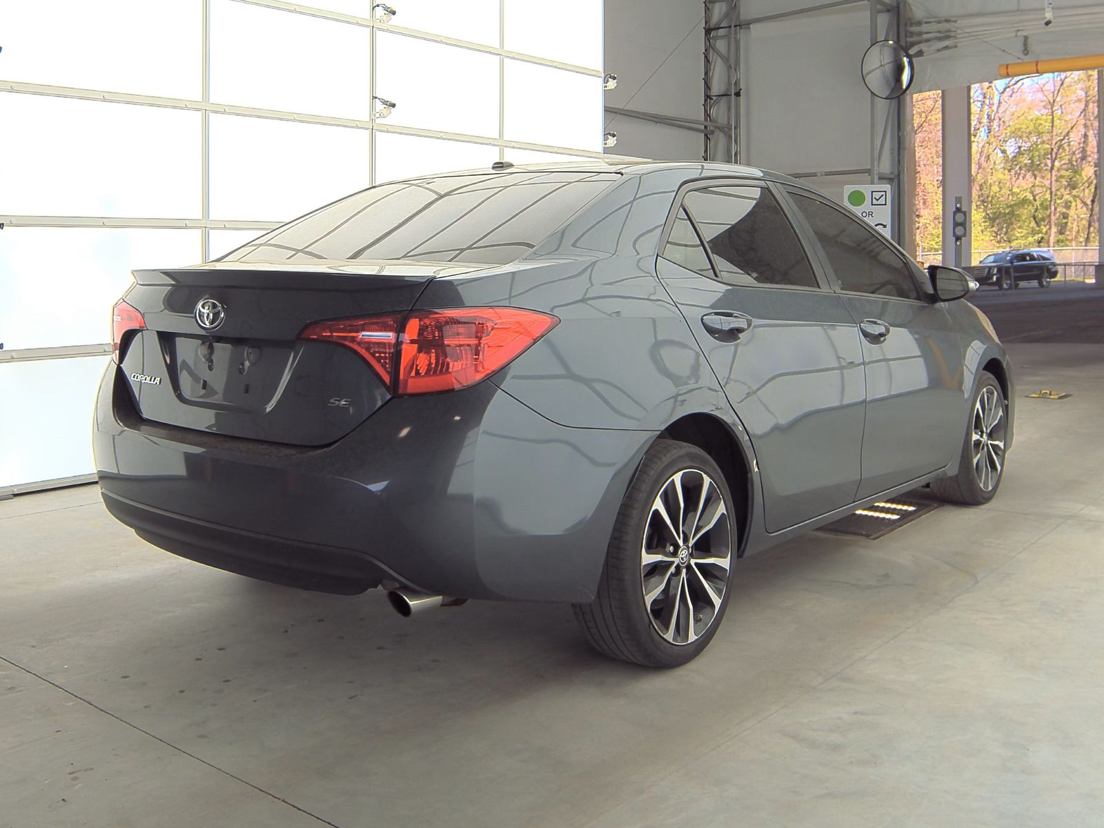 2017 Toyota Corolla SE FWD