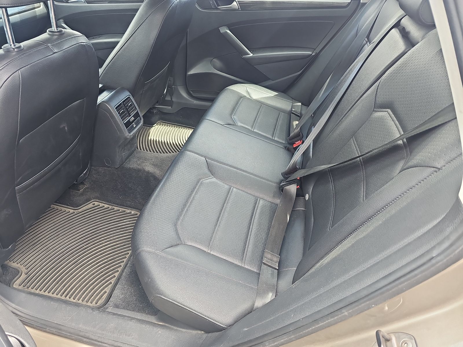 2016 Volkswagen Passat 1.8T SE FWD