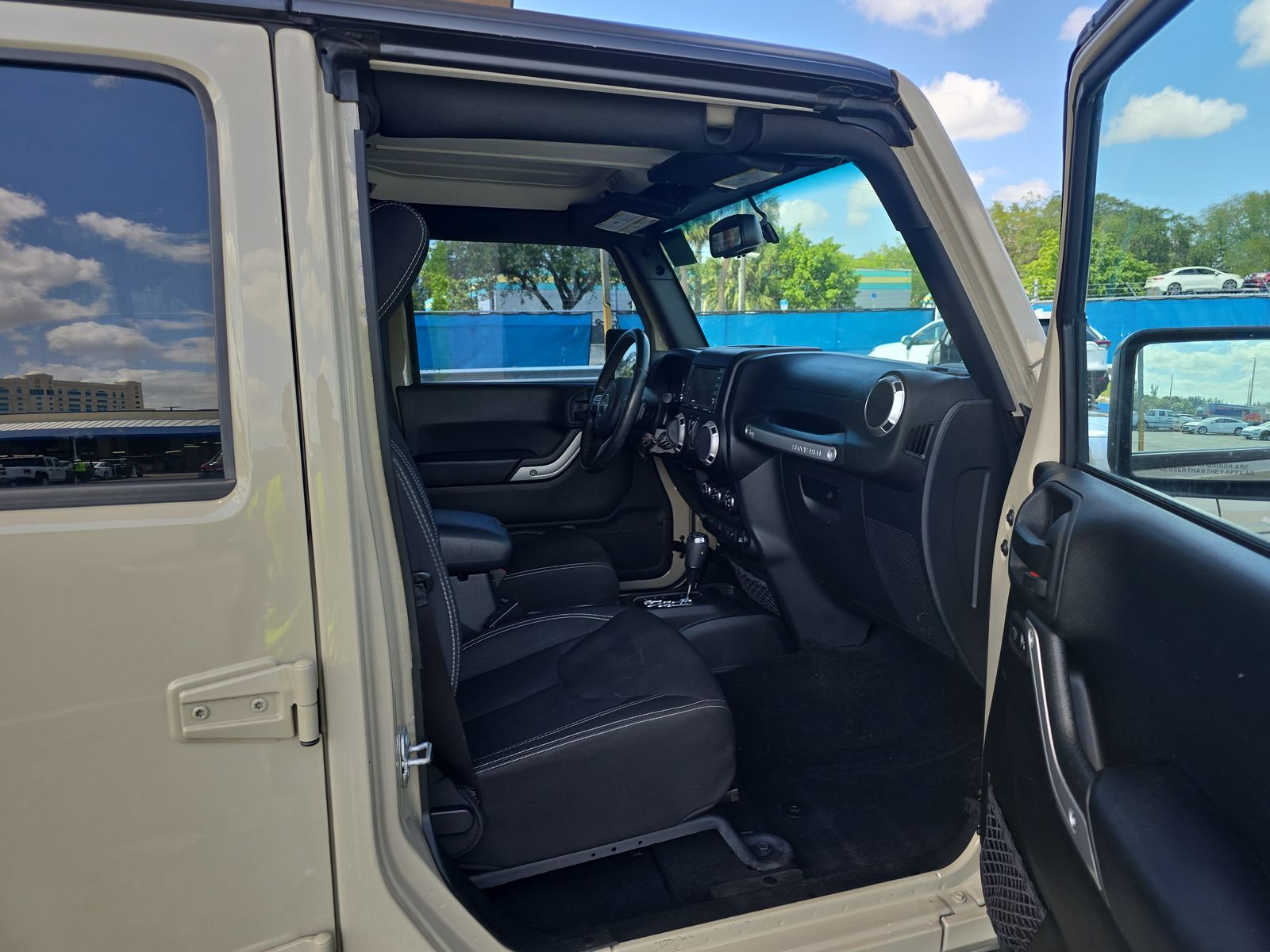 2018 Jeep Wrangler JK Unlimited Sahara AWD