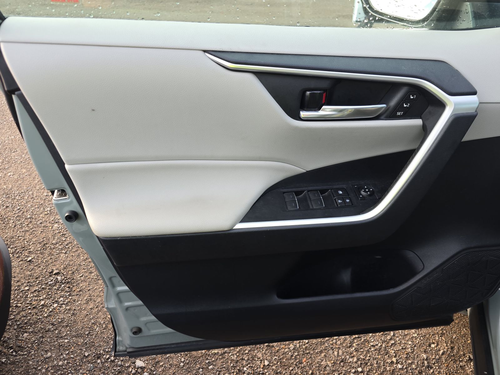 2023 Toyota RAV4 Hybrid XLE Premium AWD