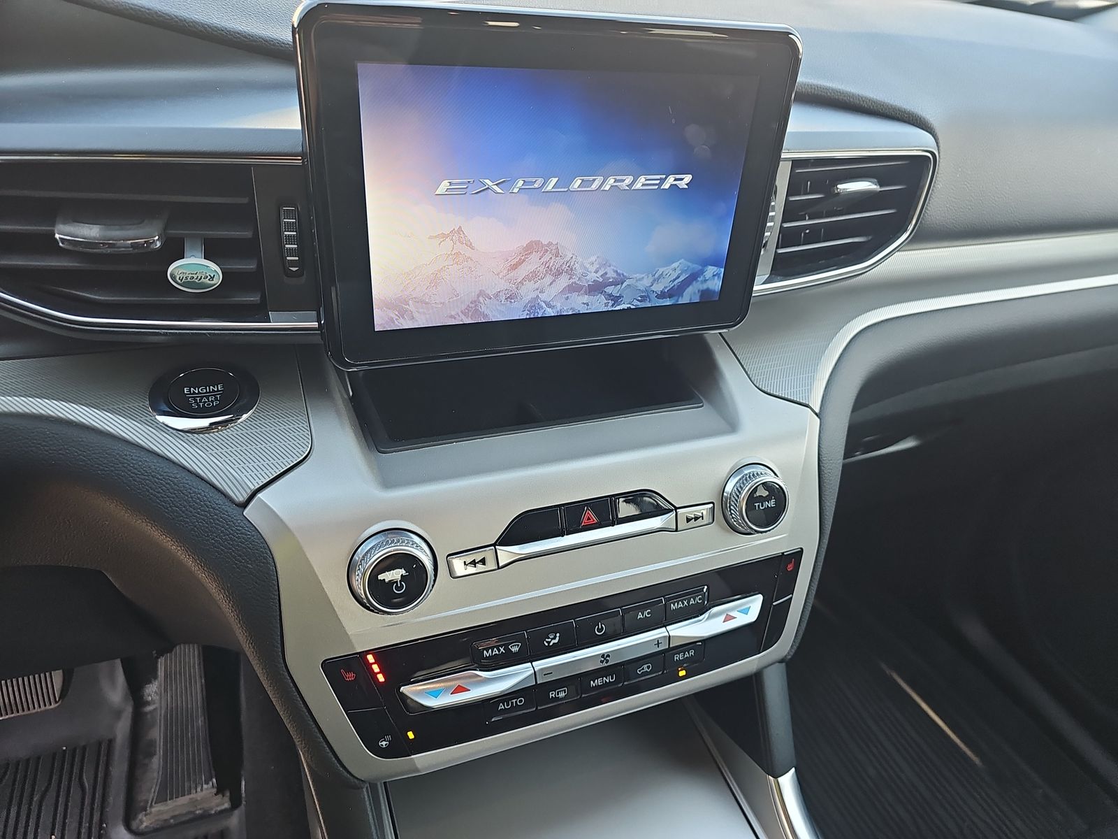 2022 Ford Explorer XLT AWD