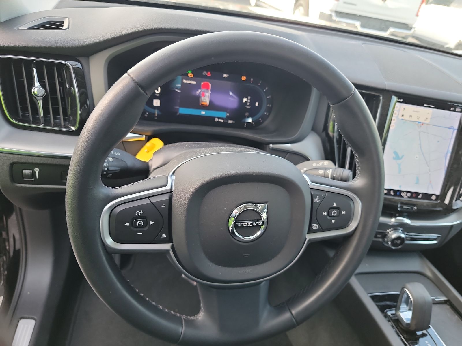 2022 Volvo XC60 B5 Momentum AWD