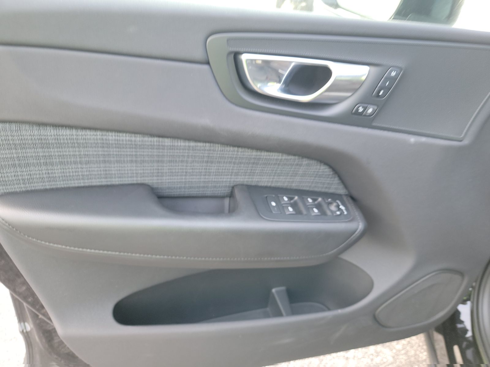 2022 Volvo XC60 B5 Momentum AWD