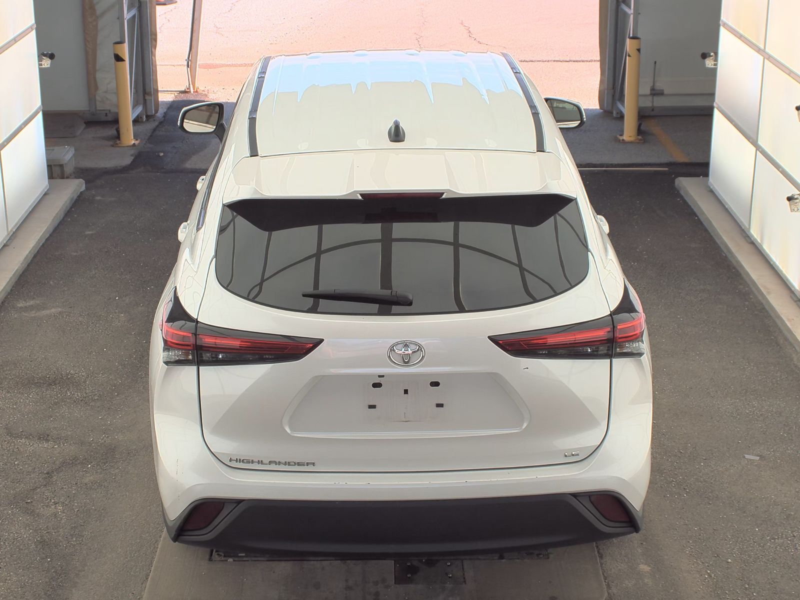 2023 Toyota Highlander LE FWD