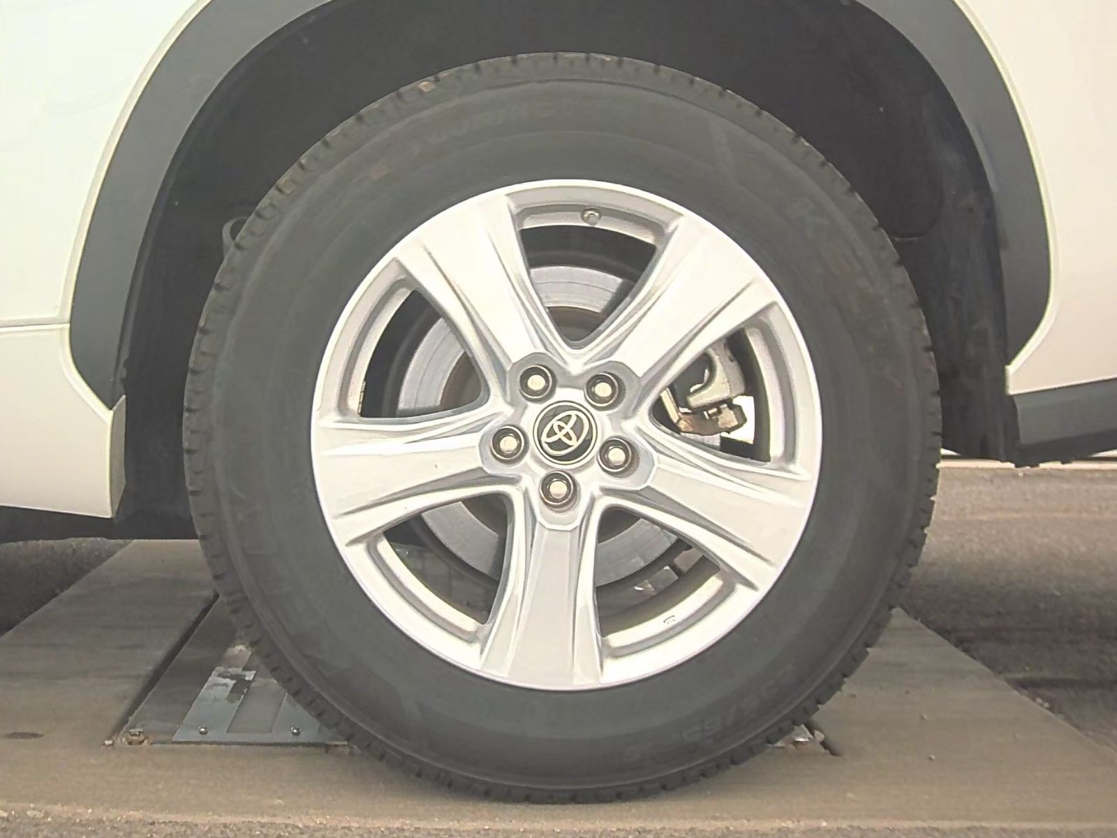 2023 Toyota Highlander LE FWD