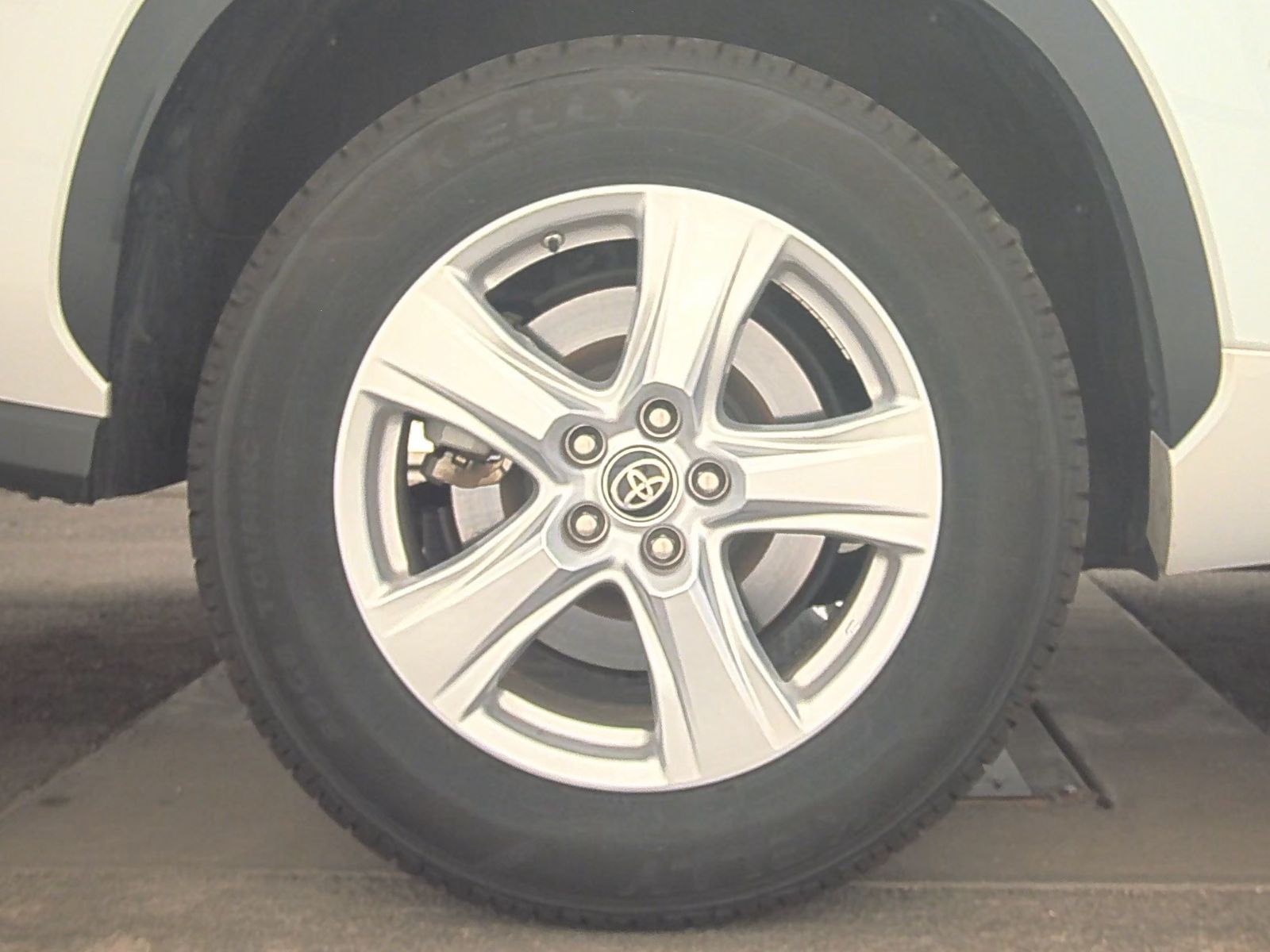2023 Toyota Highlander LE FWD
