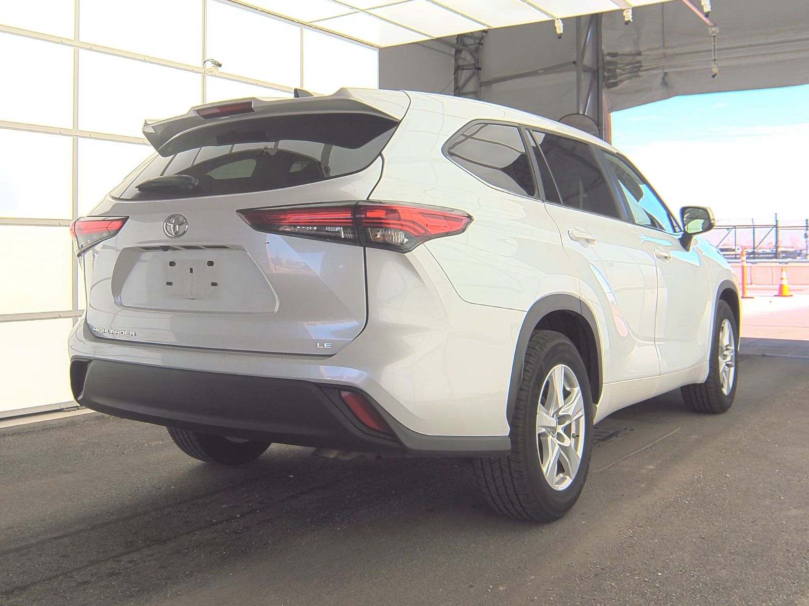 2023 Toyota Highlander LE FWD