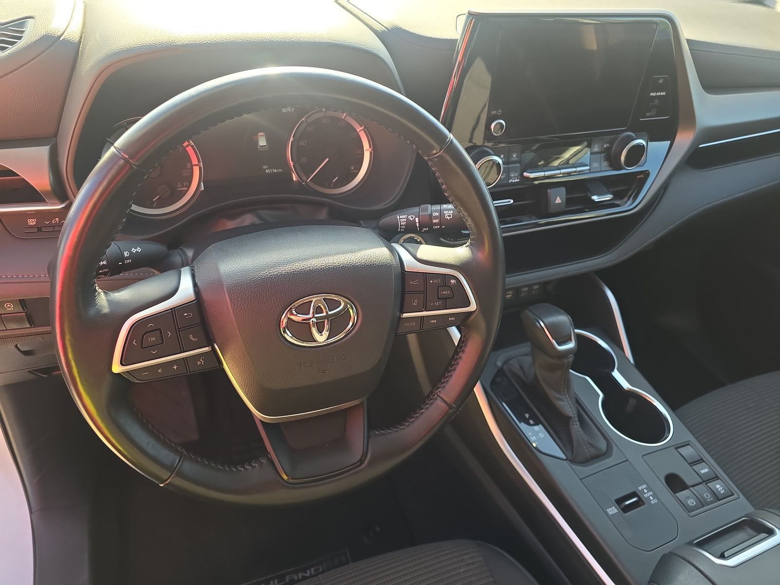 2023 Toyota Highlander LE FWD