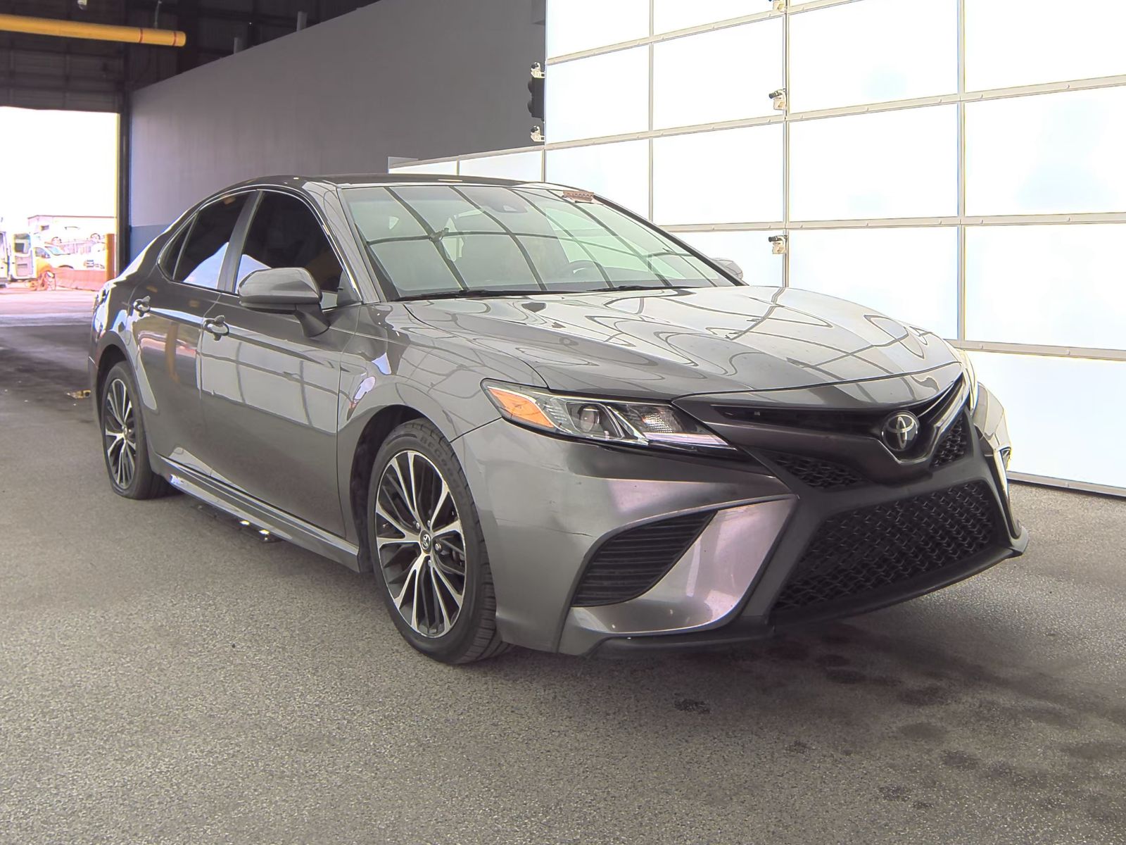 2018 Toyota Camry SE FWD