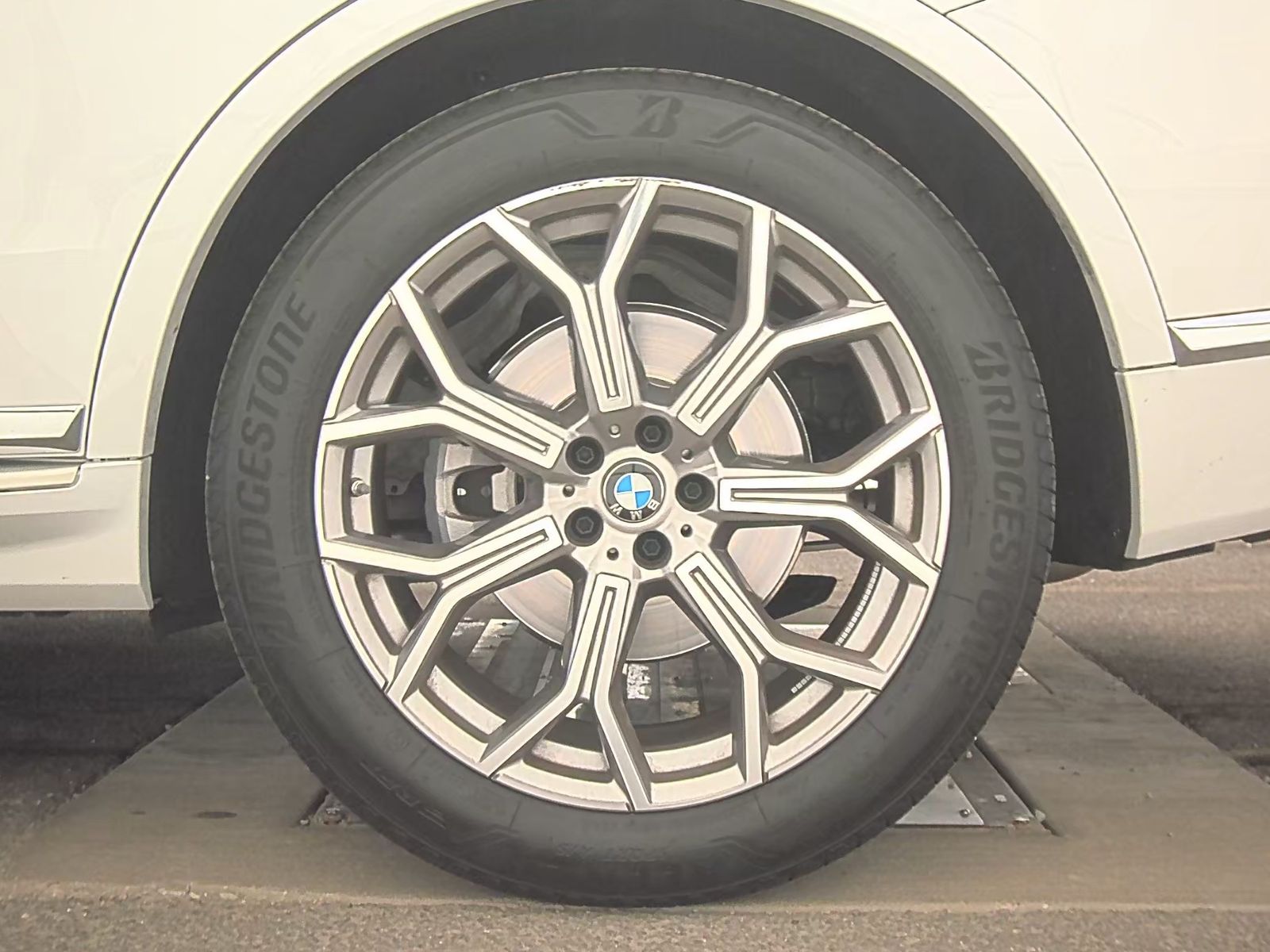 2025 BMW X7 xDrive40i AWD