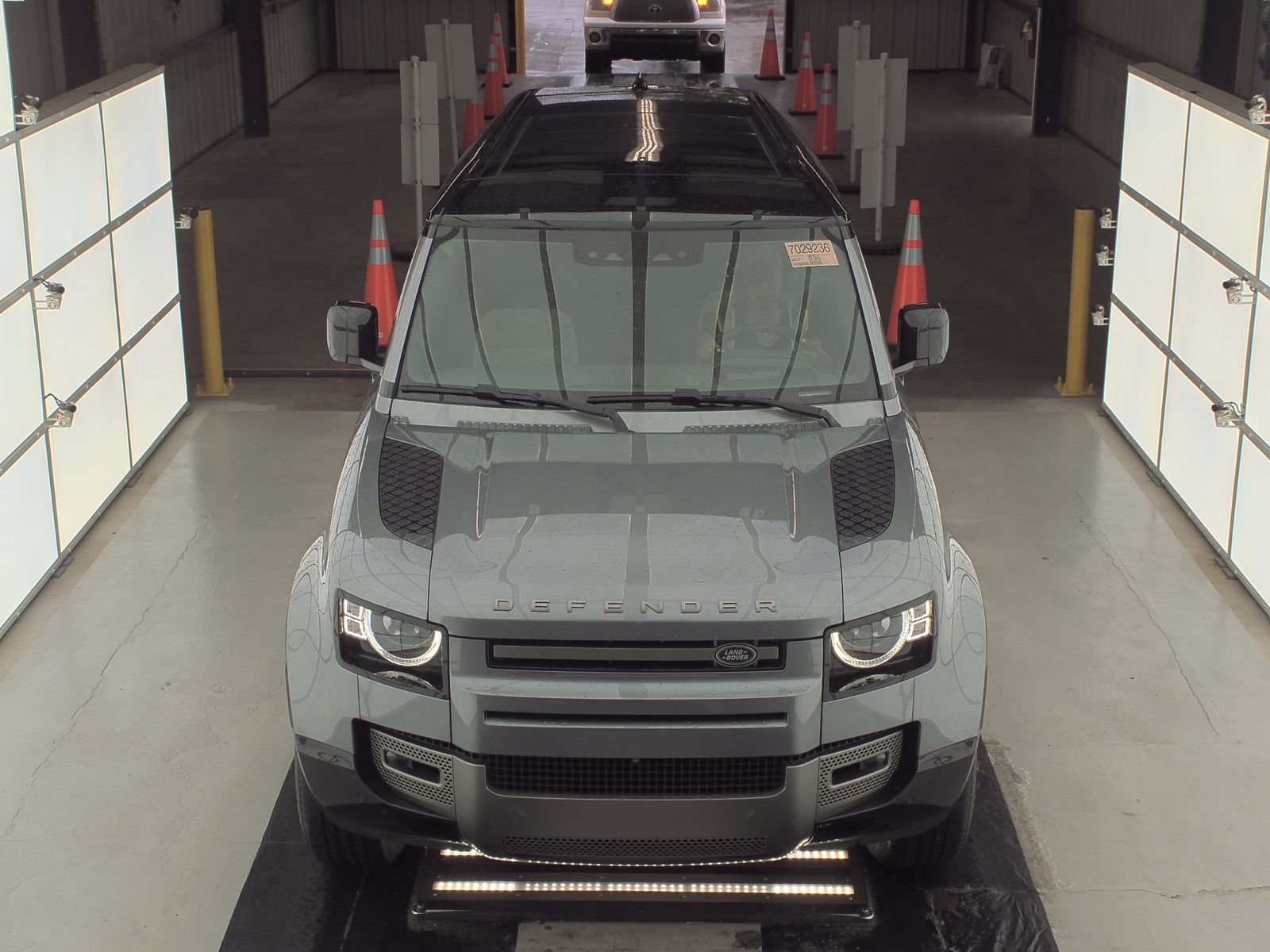 2024 Land Rover Defender 130 X-Dynamic SE AWD